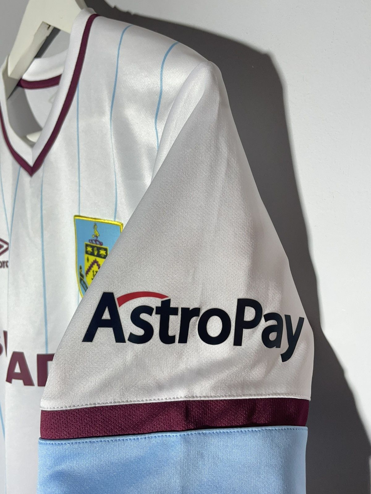 Umbro Burnley Umbro 2021/22 Home Y2k Football Shirt Size US M / EU 48-50 / 2 - 7 Thumbnail