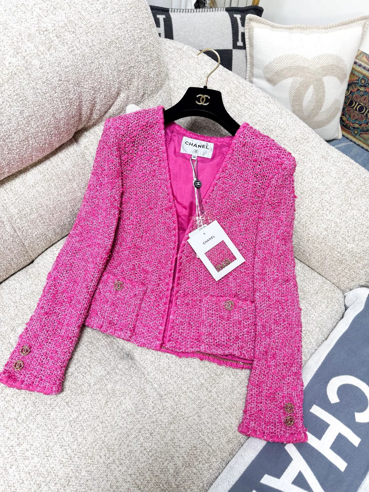 Chanel Chanel 21C Pink Knit V-Neck Jacket Size US L / EU 52-54 / 3 - 1 Thumbnail