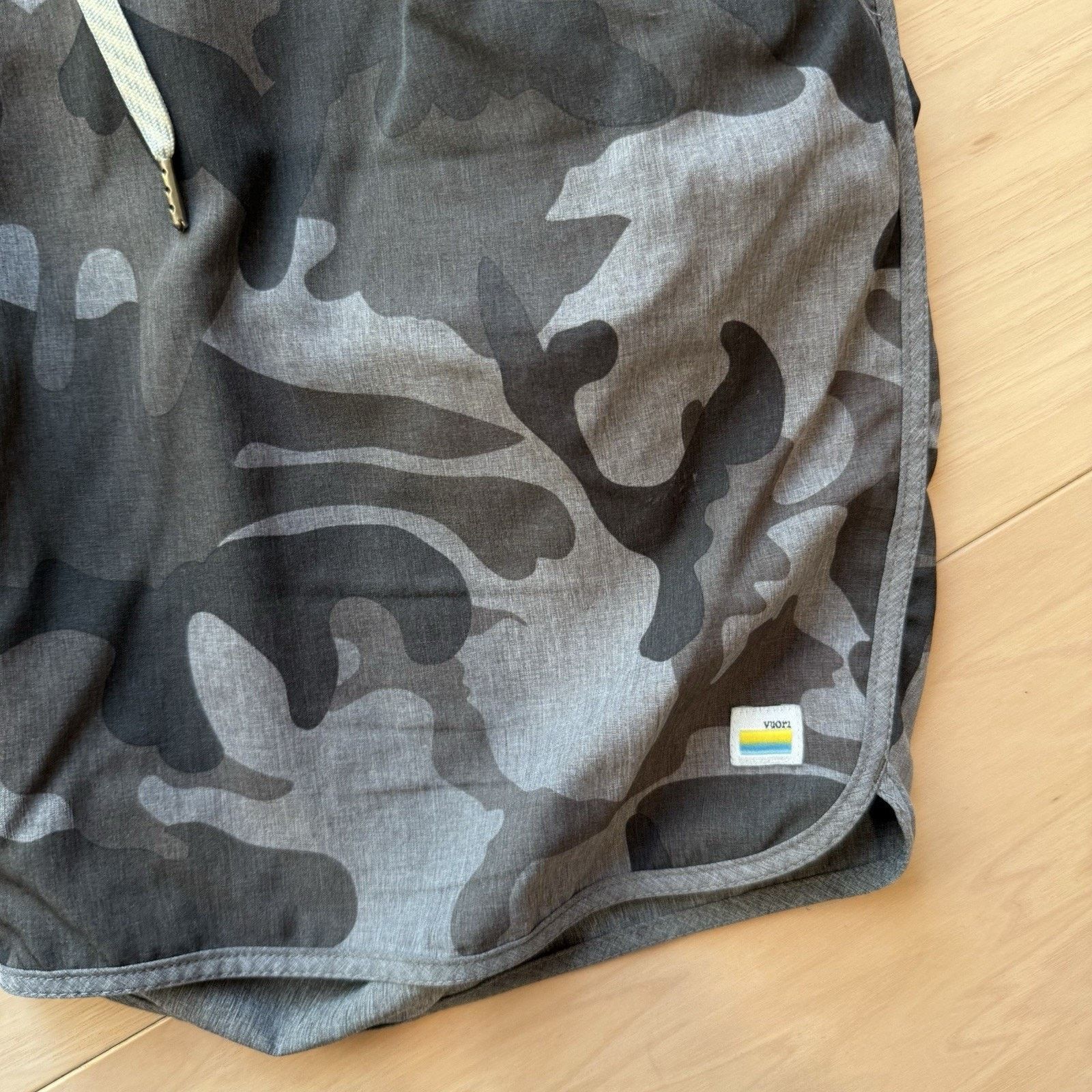 Vuori Vuori Banks Shorts Large Black Camo Lightweight Workout Size US 32 / EU 48 - 5 Thumbnail
