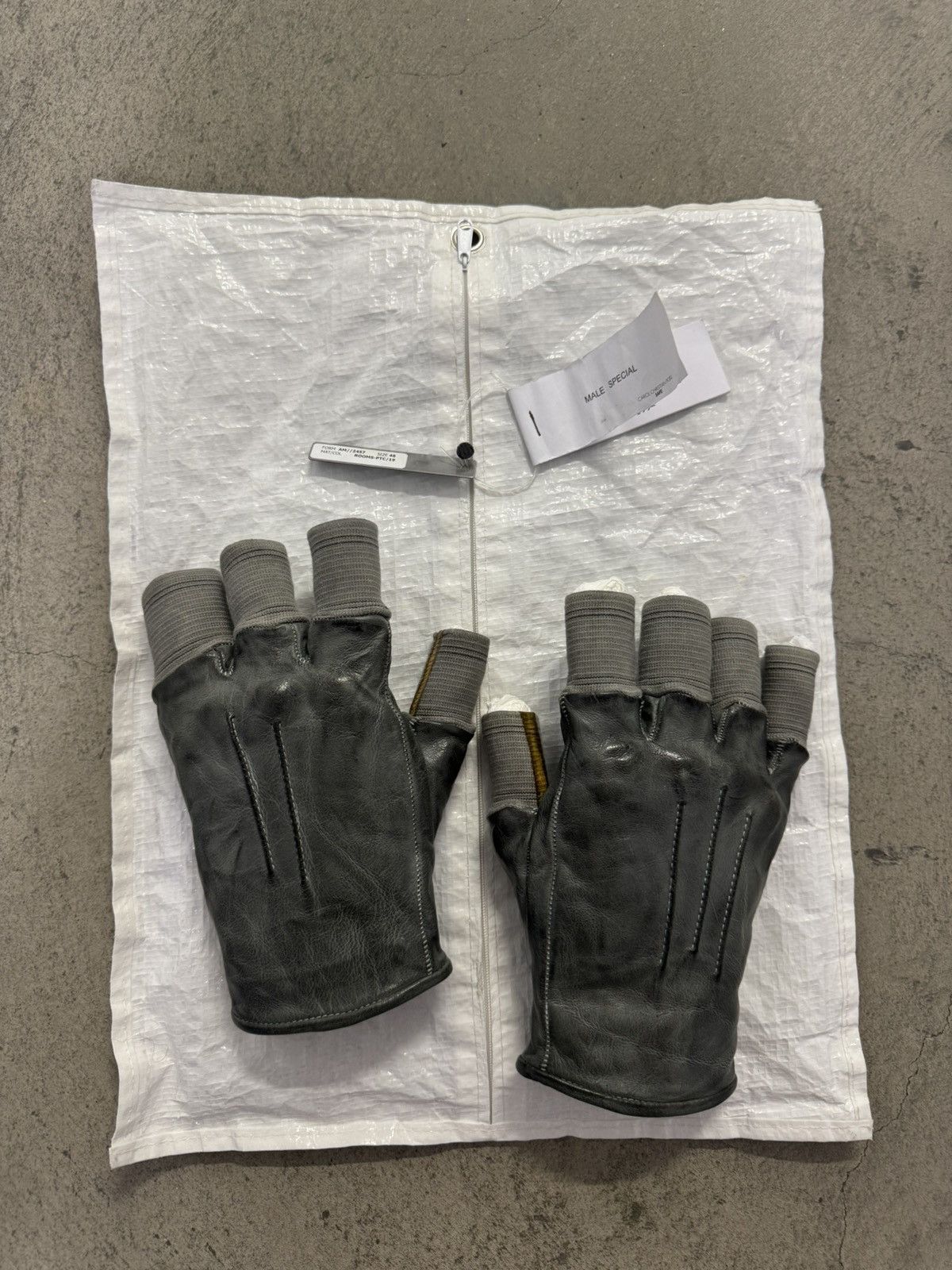 Men's Carol Christian Poell Gloves & Scarves | Grailed
