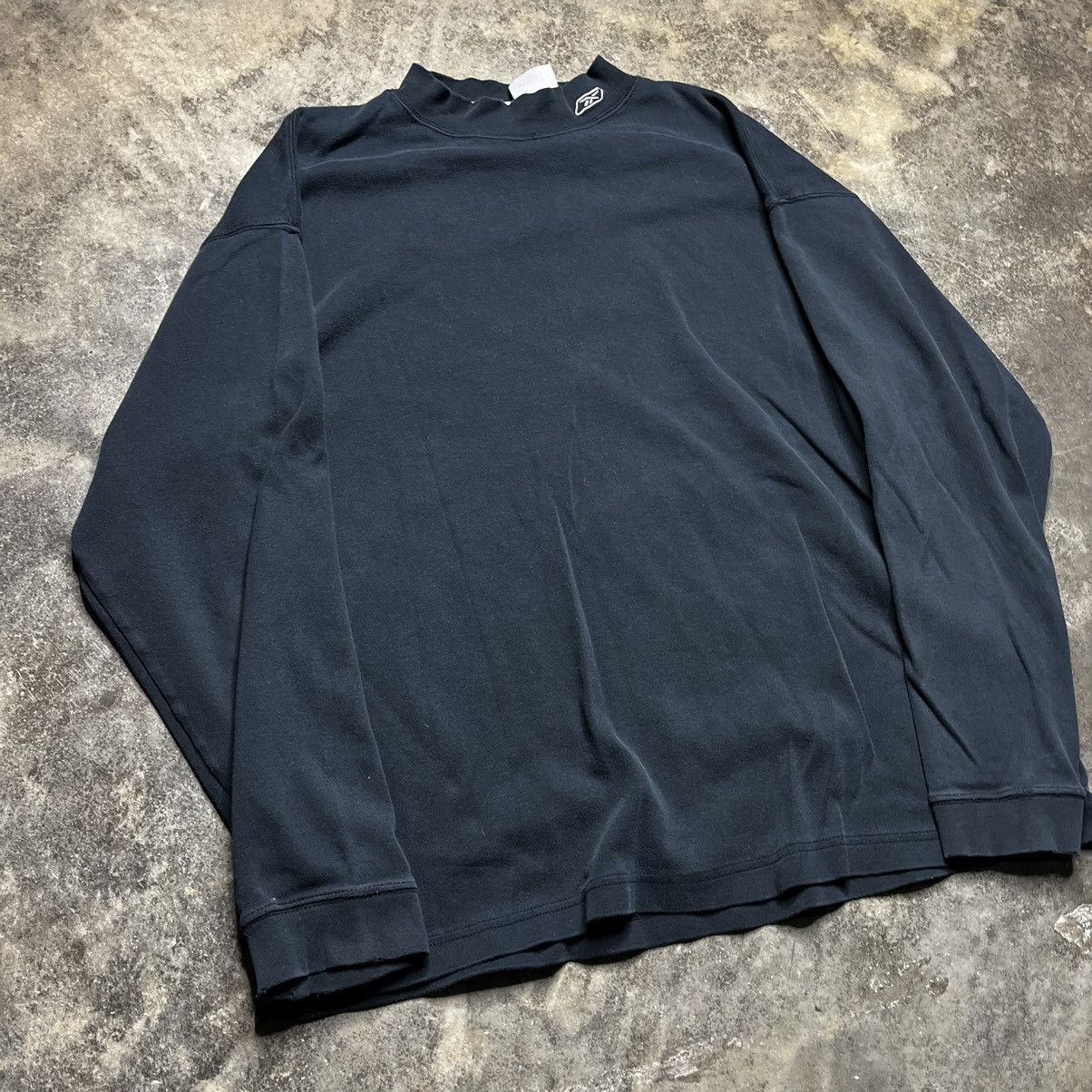 Reebok × Vintage vintage reebok thrashed distressed mockneck tshirt Size US L / EU 52-54 / 3 - 1 Thumbnail