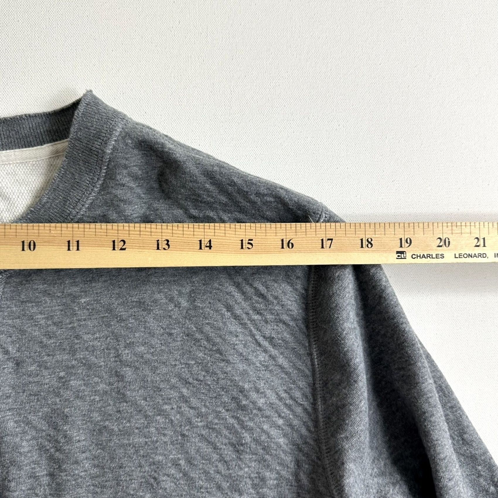 Abercrombie & Fitch VINTAGE Abercrombie Fitch Henley Sweater Mens Size Medium Gray Long Sleeve Size US M / EU 48-50 / 2 - 5 Thumbnail