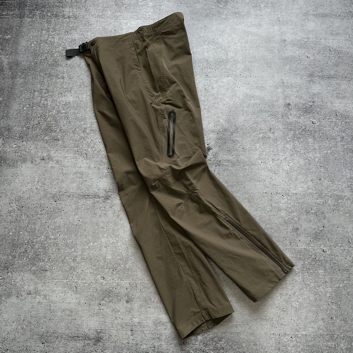 Vintage Mens Nike ACG Cargo Dri-Fit Pants Velvet Brown Size M Size US 32 / EU 48 - 2 Thumbnail
