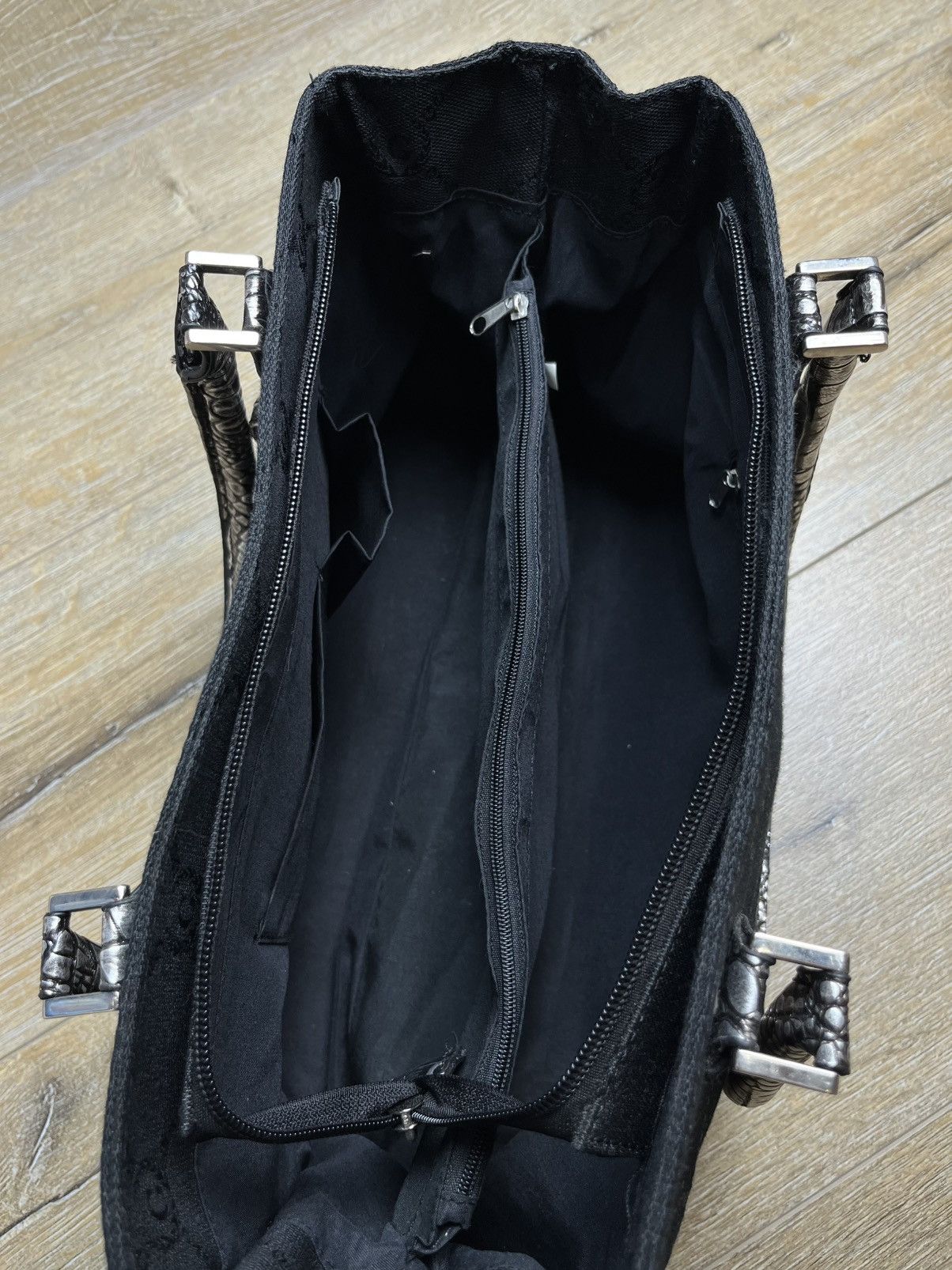 Japanese Brand Vintage Guess Style Y2K Buckle Logo Handle Bag 90s Size ONE SIZE - 9 Thumbnail
