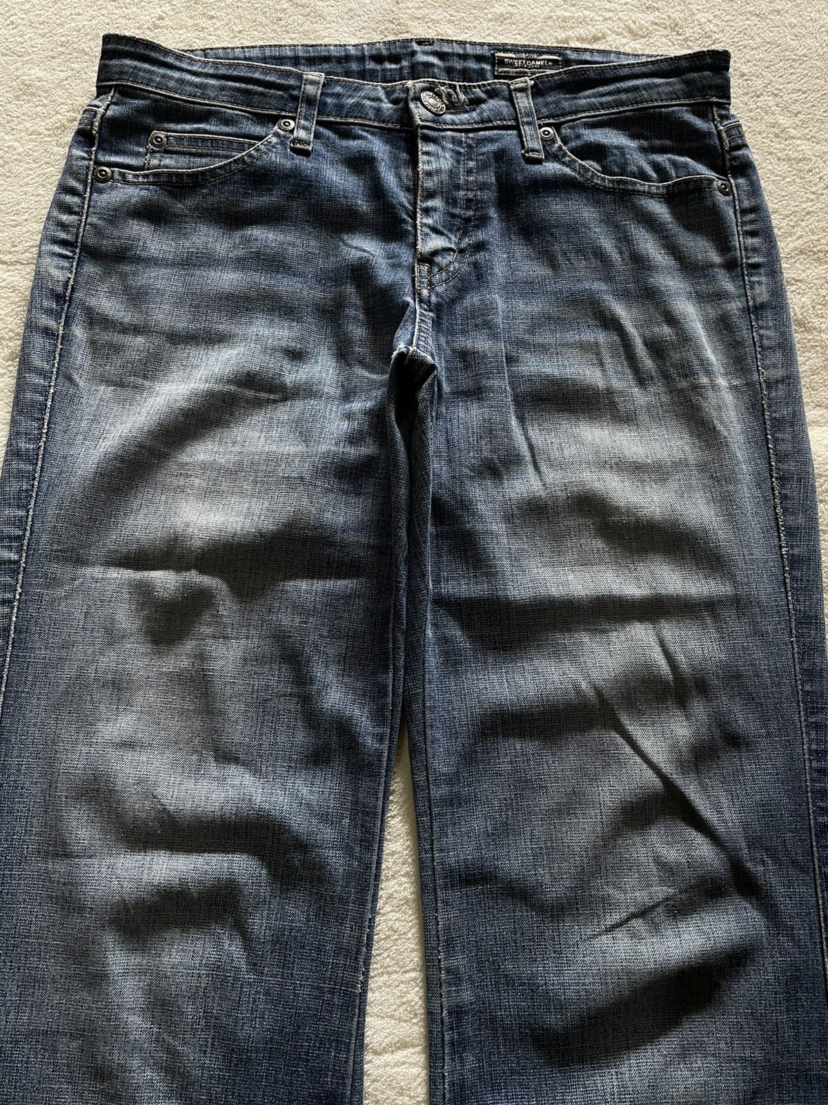 Japanese Brand Vintage Sweet Camel Boot Cut Faded Mudwash Dark Blue Jeans Size 30" / US 8 / IT 44 - 2 Thumbnail