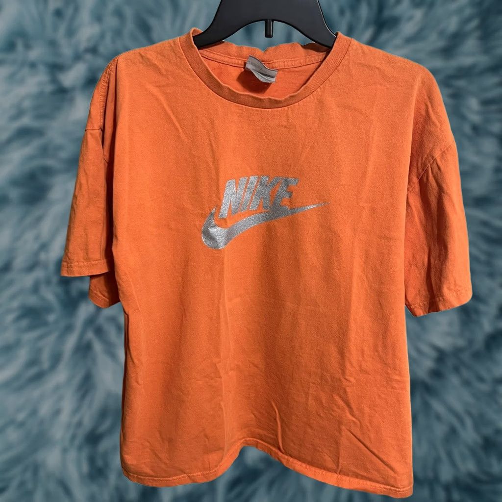 Nike VINTAGE Nike T-Shirt L Men Orange Silver Logo 90s Metal Accents Mens Size US L / EU 52-54 / 3 - 1 Thumbnail