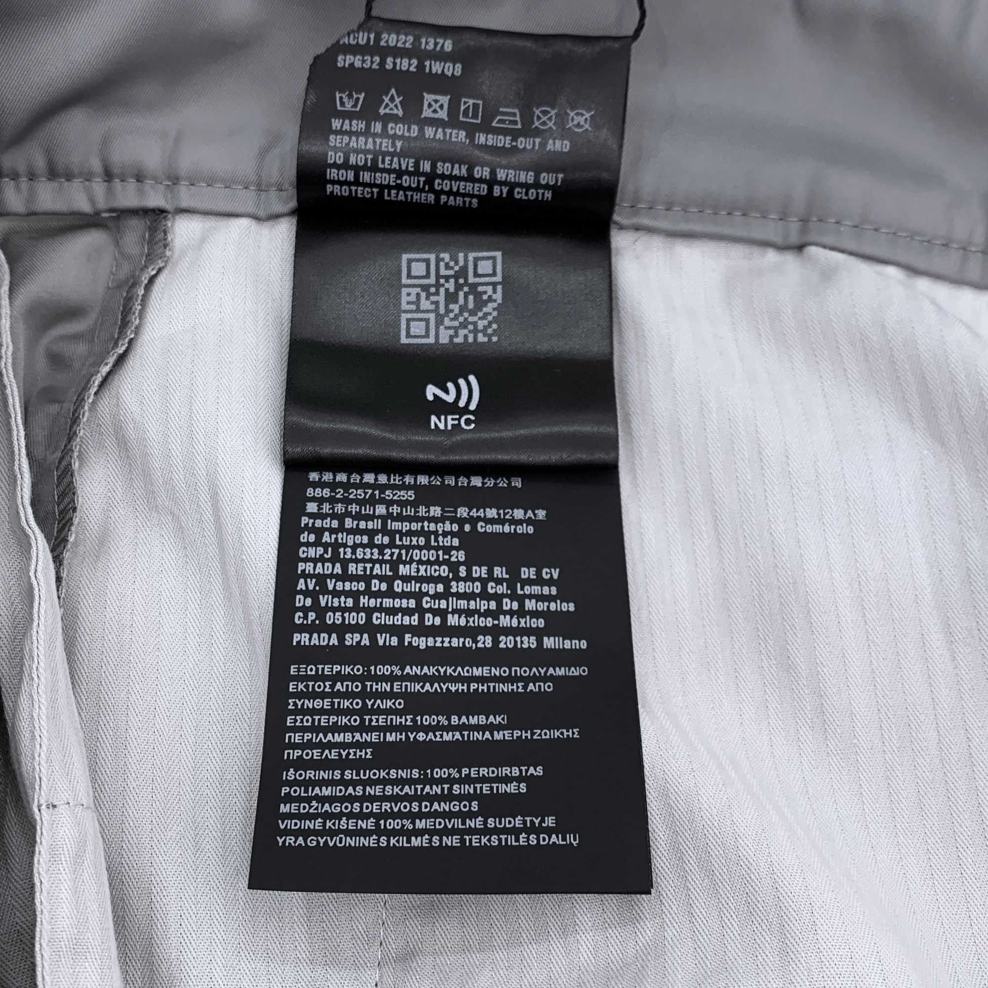 Prada Prada S-Class H9996 Grey Casual Shorts Size 48 M Triangle La Size US 32 / EU 48 - 7 Thumbnail
