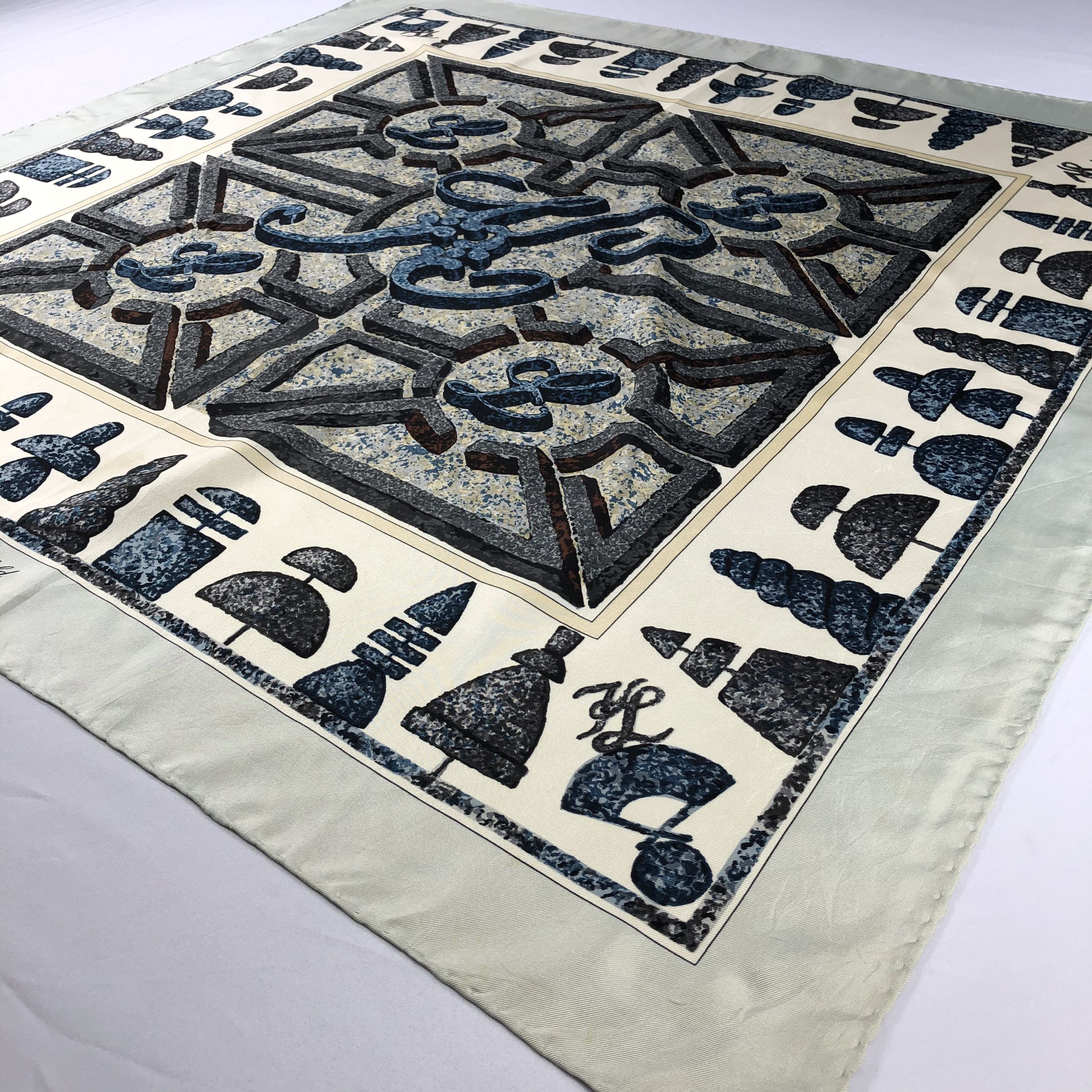 Vintage Vintage Karl Legerfeld Silk Scarf Size ONE SIZE - 3 Thumbnail