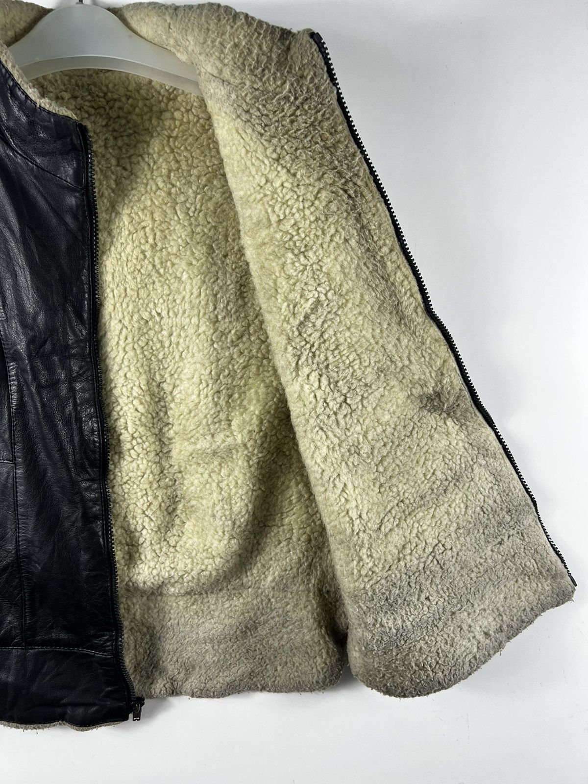 Leather × Vintage 🔥 Unknown Leather Vest Shearling rugged wear Size US S / EU 44-46 / 1 - 6 Thumbnail