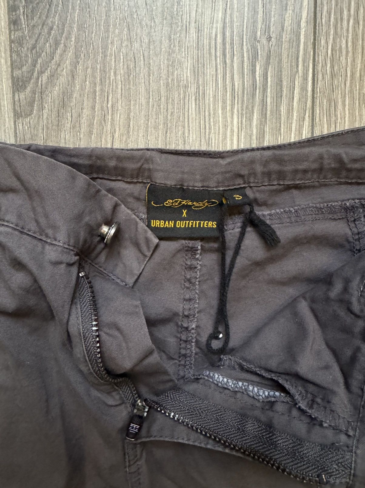 Ed Hardy Ed Hardy x Urban Outfitters multipocket cargo pants Size 26" / US 2 / IT 38 - 4 Thumbnail