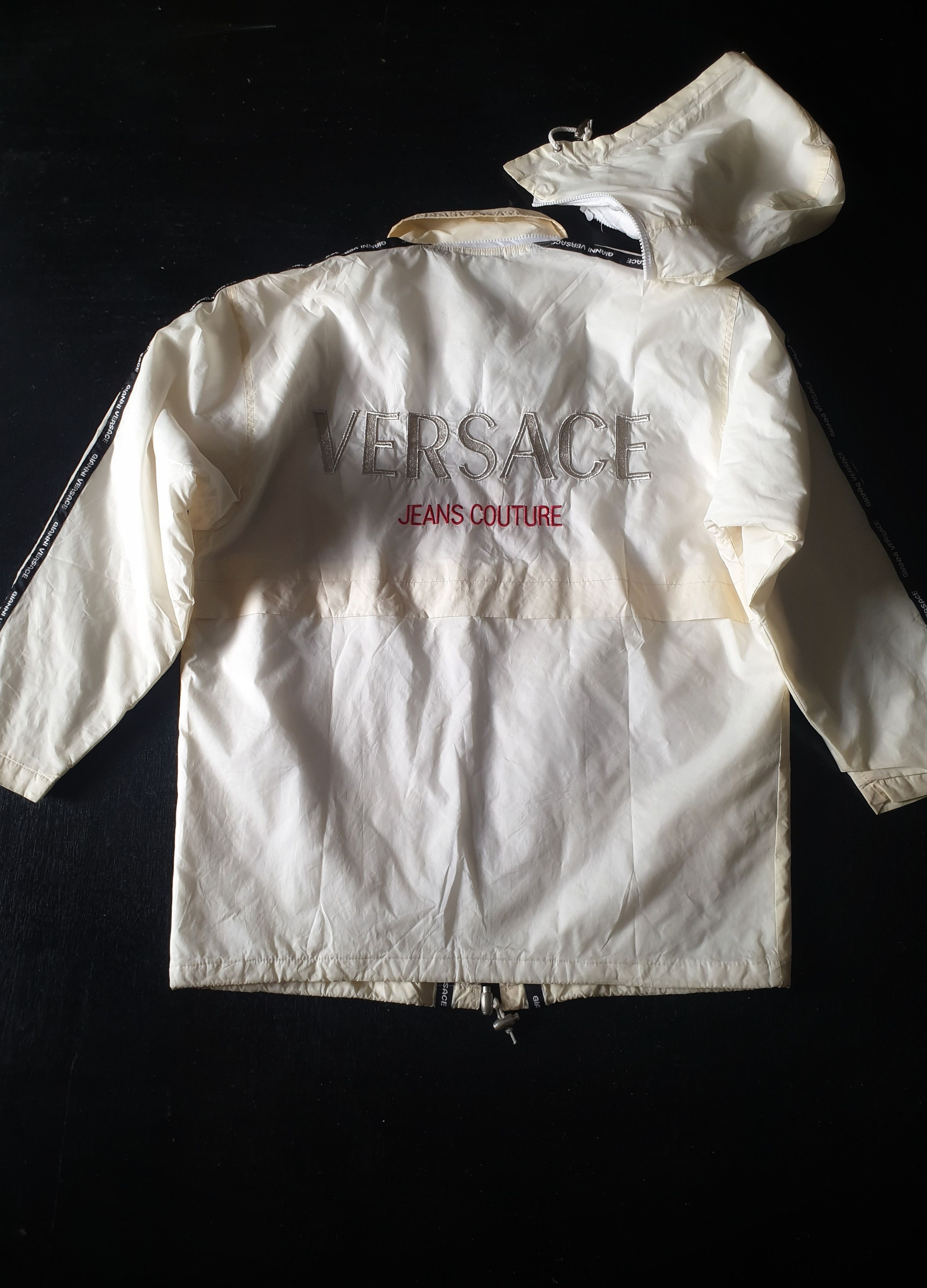 Versace × Versace Jeans Couture Vintage Versace Jeans Couture Spell Out Logo Medusa Coats Size US L / EU 52-54 / 3 - 4 Thumbnail