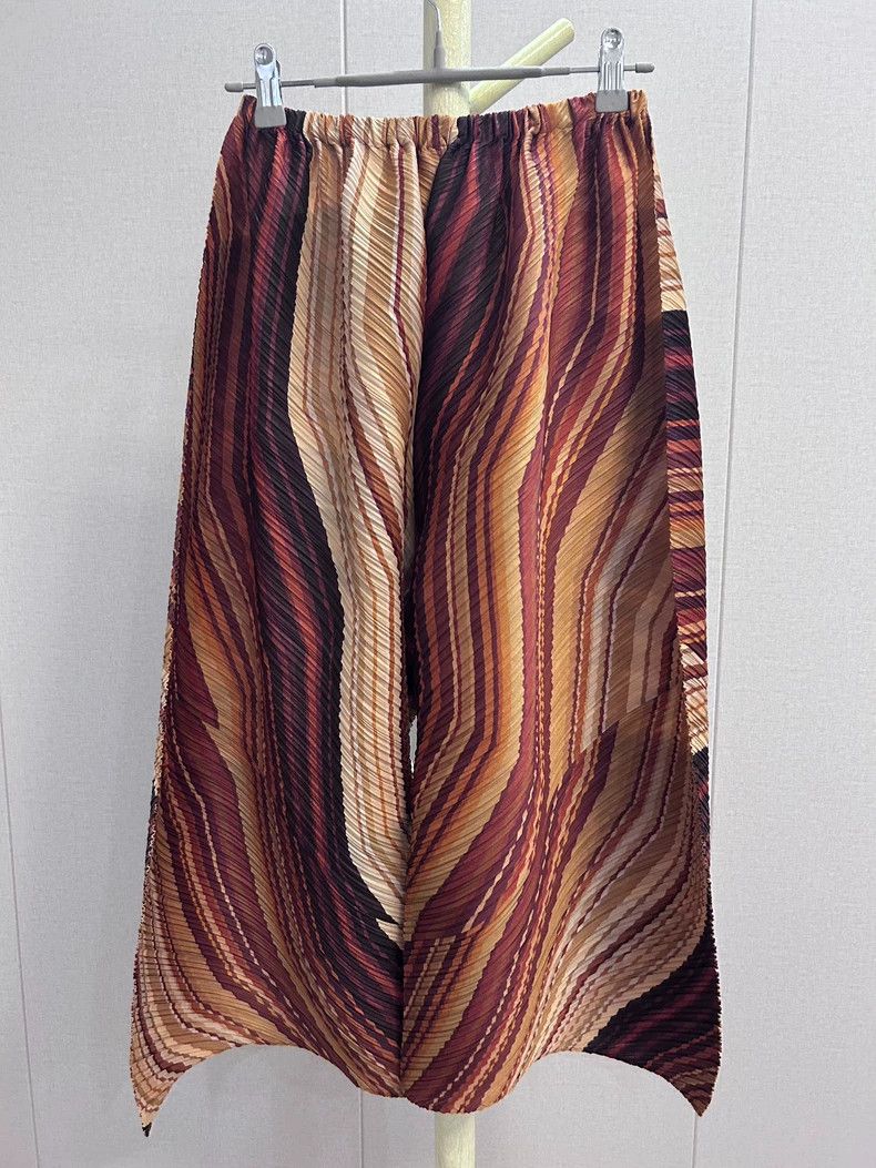 Issey Miyake Issey Miyake size:1 Brown bestseller Lava series pants Size 22" - 2 Thumbnail