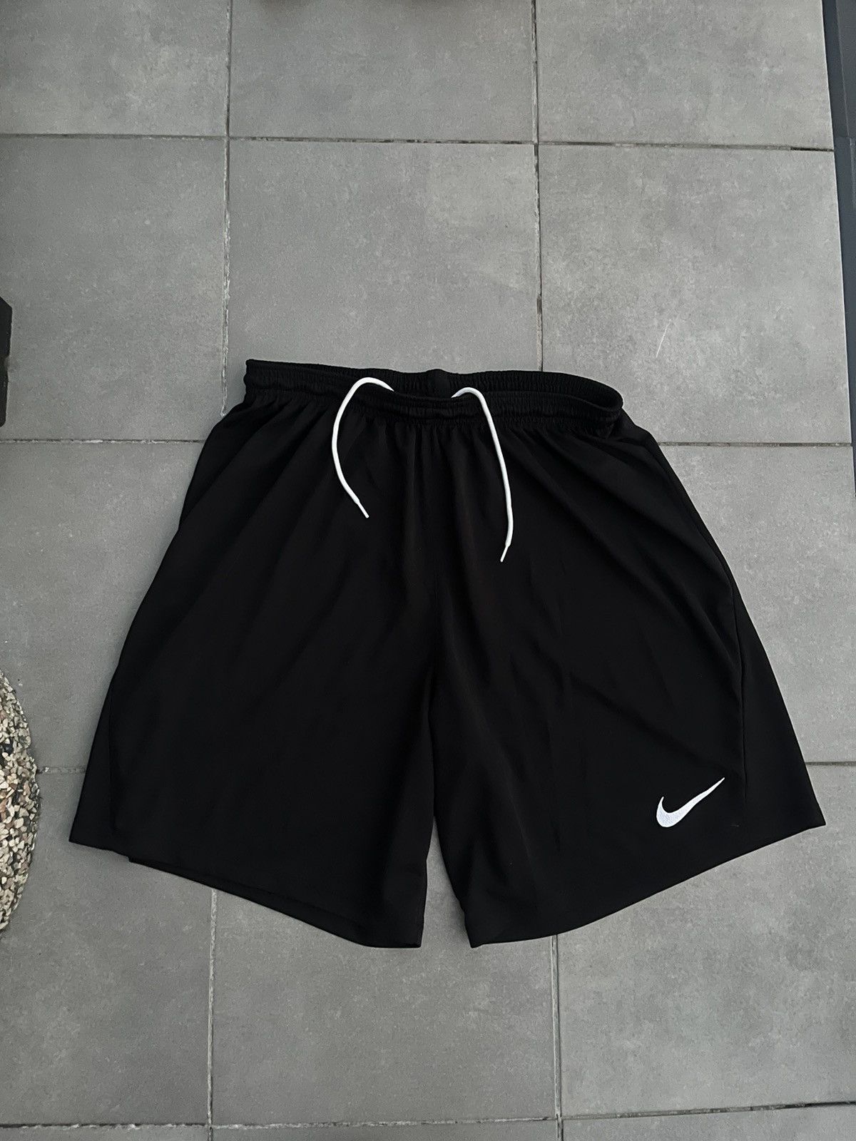 Nike Black nike shorts vintage streetwear Size US 38 / EU 54 - 2 Thumbnail