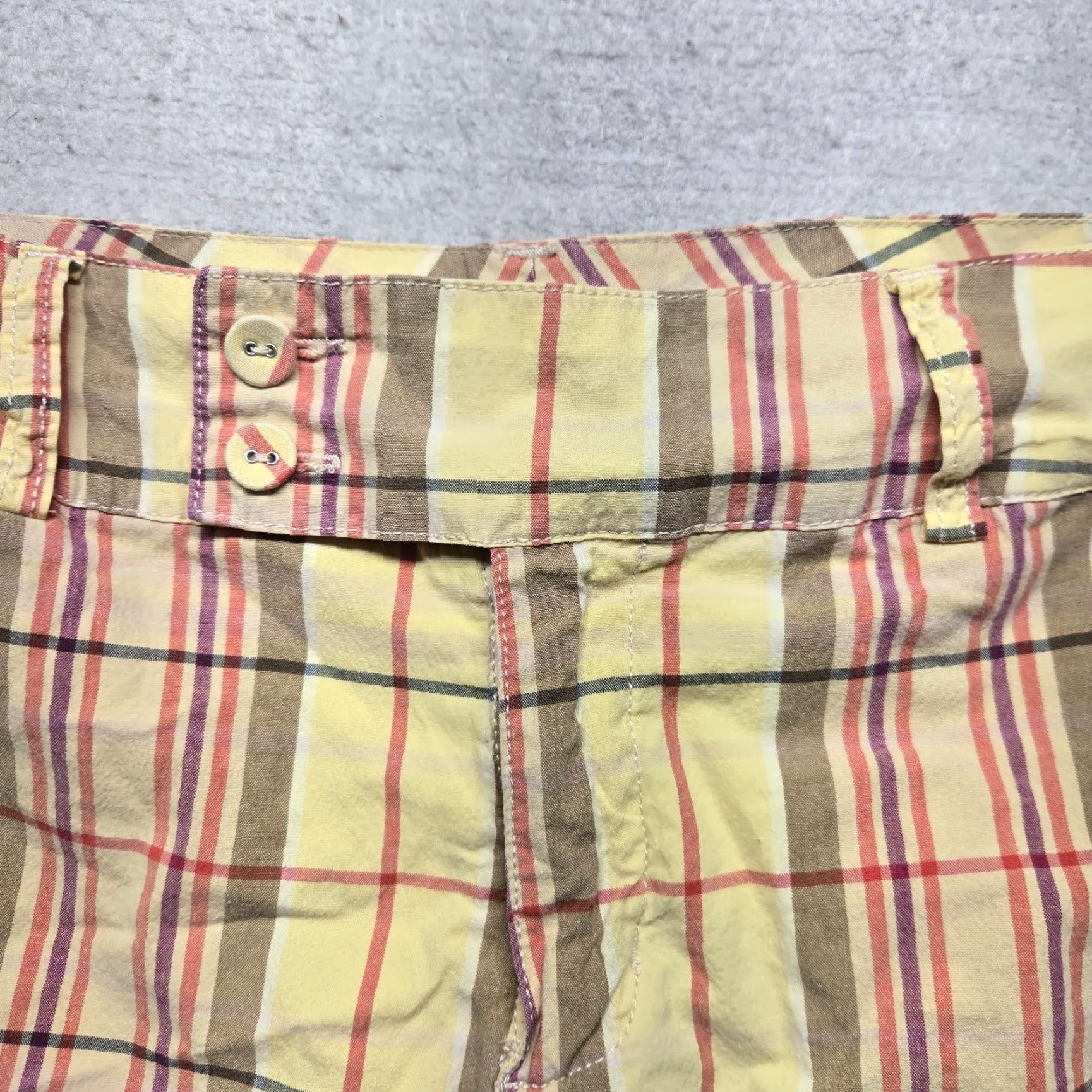 Gloria Vanderbilt GLORIA VANDERBILT Yellow Red Plaid Khaki Capri Pants Women’s Size 8 Size 30" / US 8 / IT 44 - 2 Thumbnail