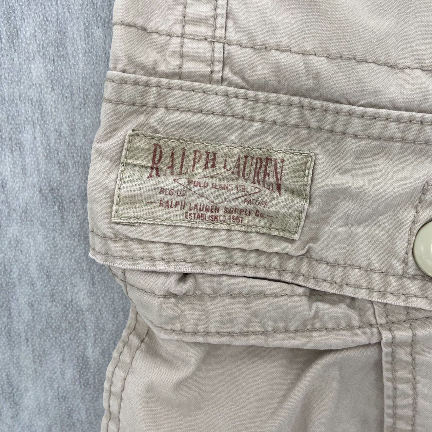 Polo Ralph Lauren VINTAGE Polo Ralph Lauren Cargo Shorts Adult 42 Beige Cotton Logo Casual Mens Size US XL / EU 56 / 4 - 3 Thumbnail