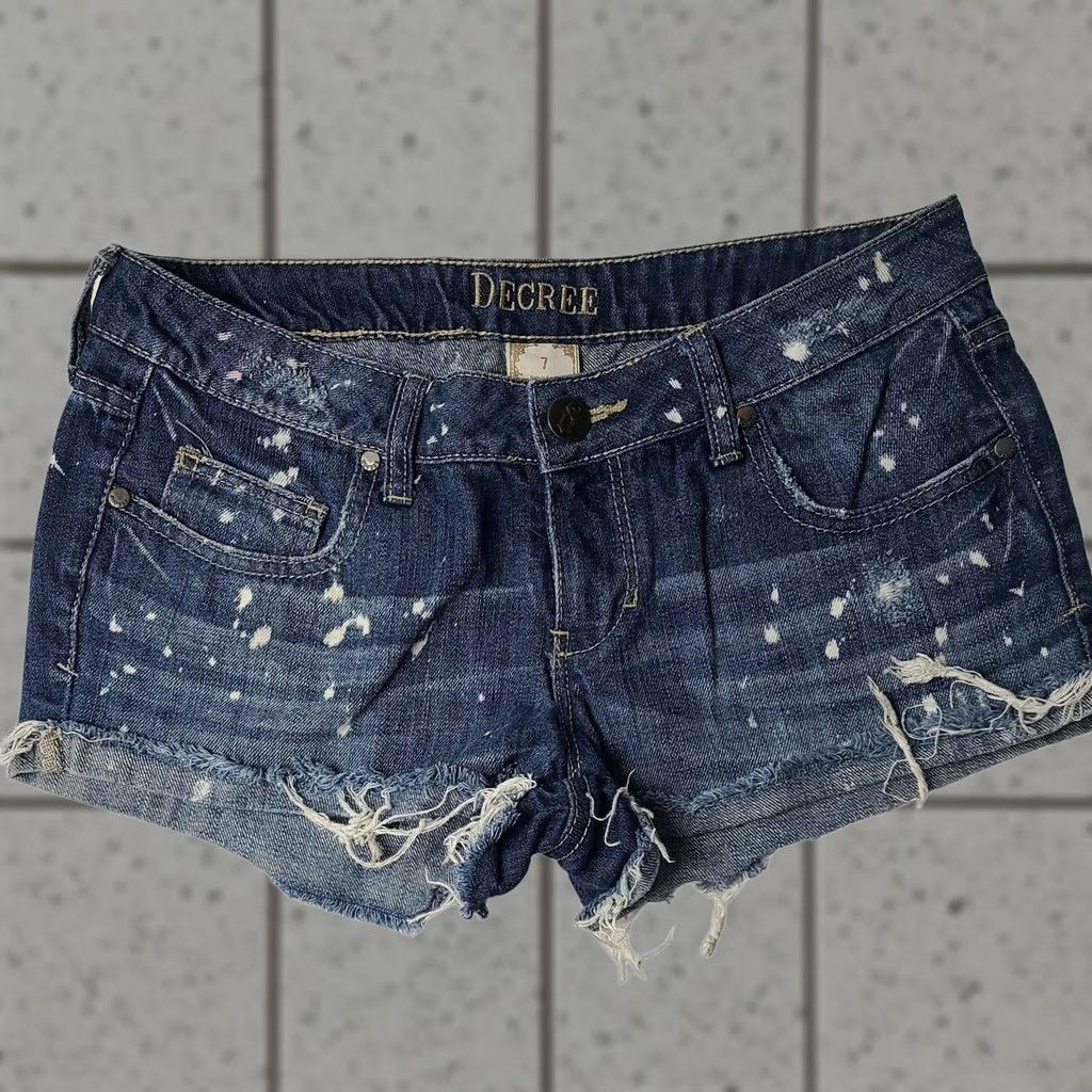 Decree VINTAGE Decree Denim Shorts Jean Shorts Womens 7 Spotted Distressed Frayed Hem Blue Cotton Regular Button 7 Ladies Womens Jeans Size 28" / US 6 / IT 42 - 1 Thumbnail