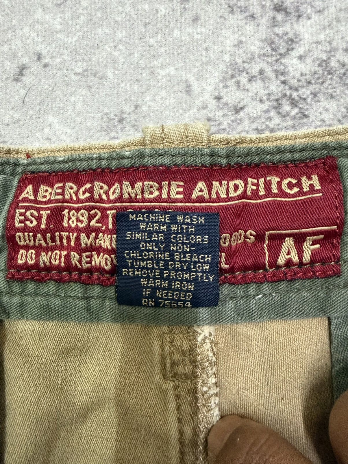 Abercrombie & Fitch Abercrombie and fitch khakis cargo short pants Size US 34 / EU 50 - 7 Thumbnail