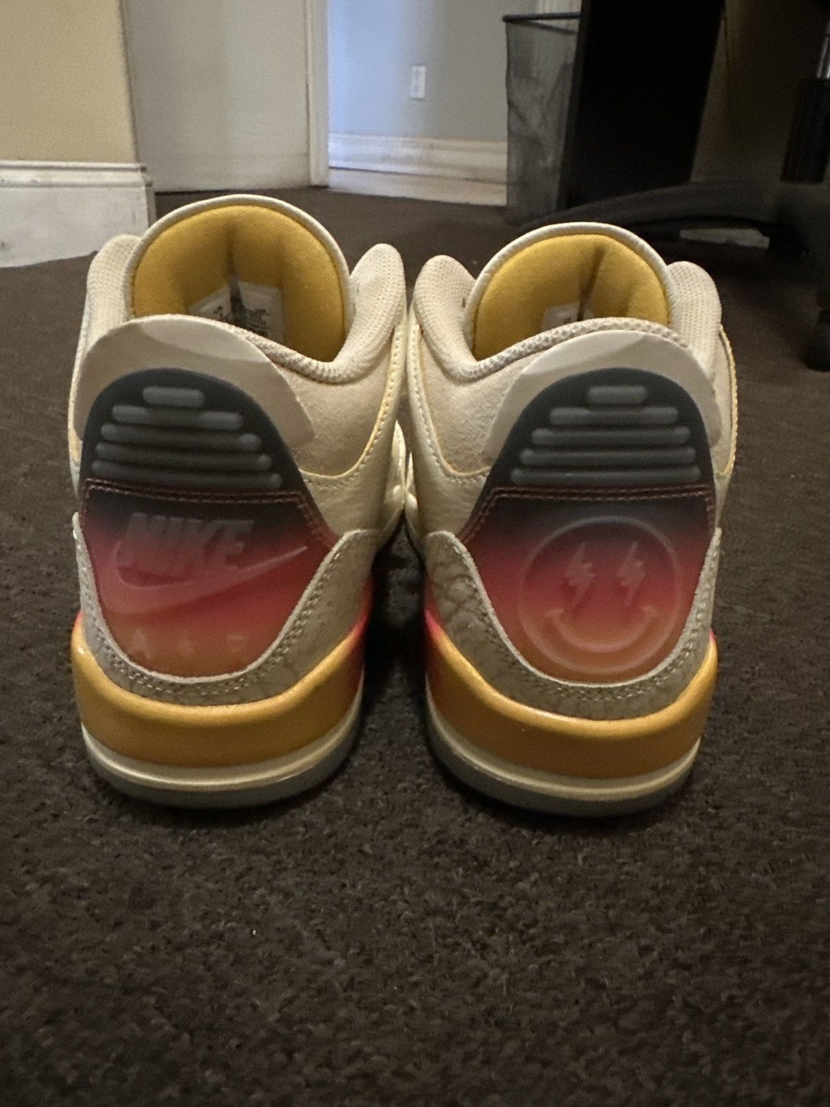 Jordan Brand Air Jordan 3, J balvin Size US 7 / EU 40 - 5 Thumbnail