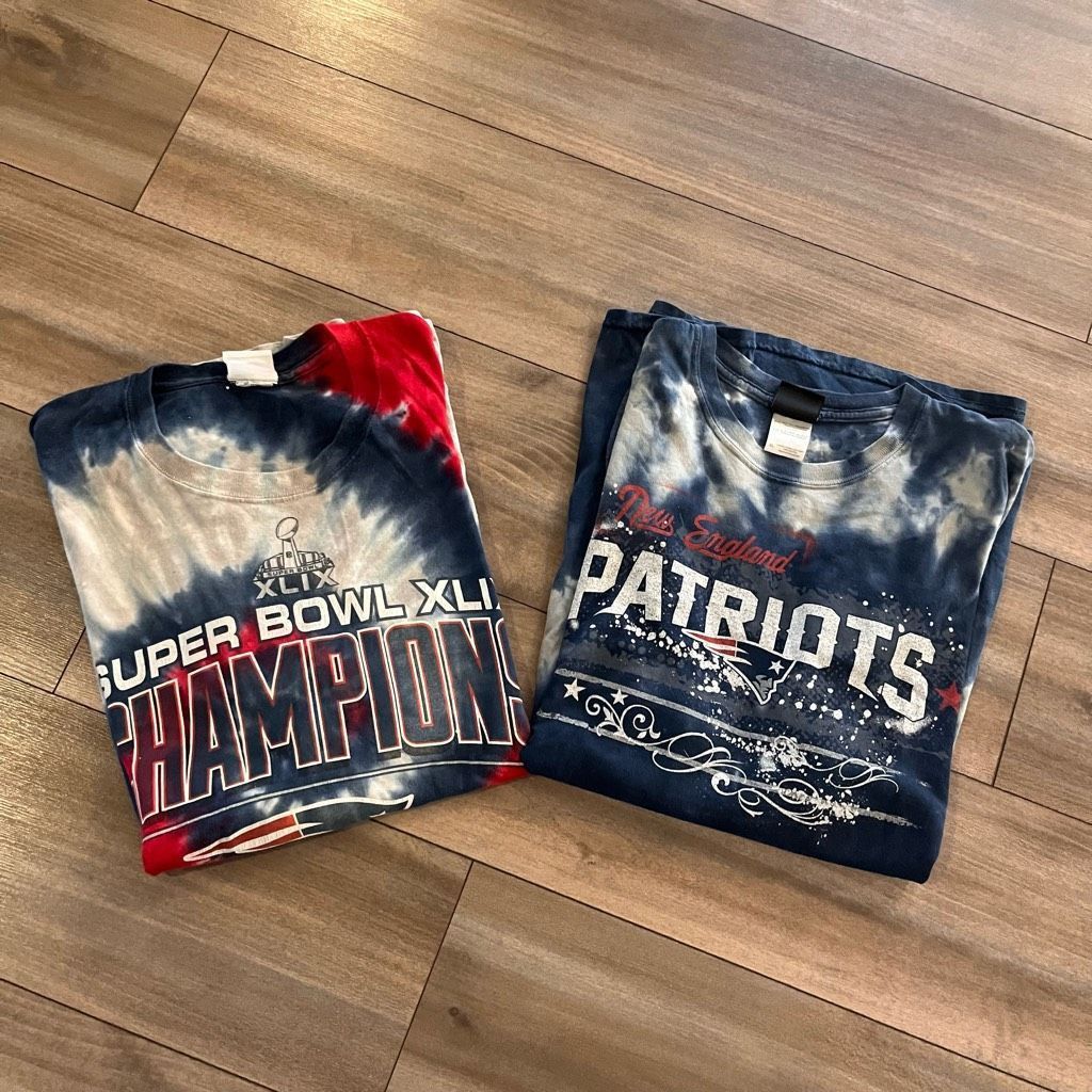 NFL Lot of 2 NFL New England Patriots Tie Dye Graphic Tshirts Me Size US XL / EU 56 / 4 - 1 Thumbnail