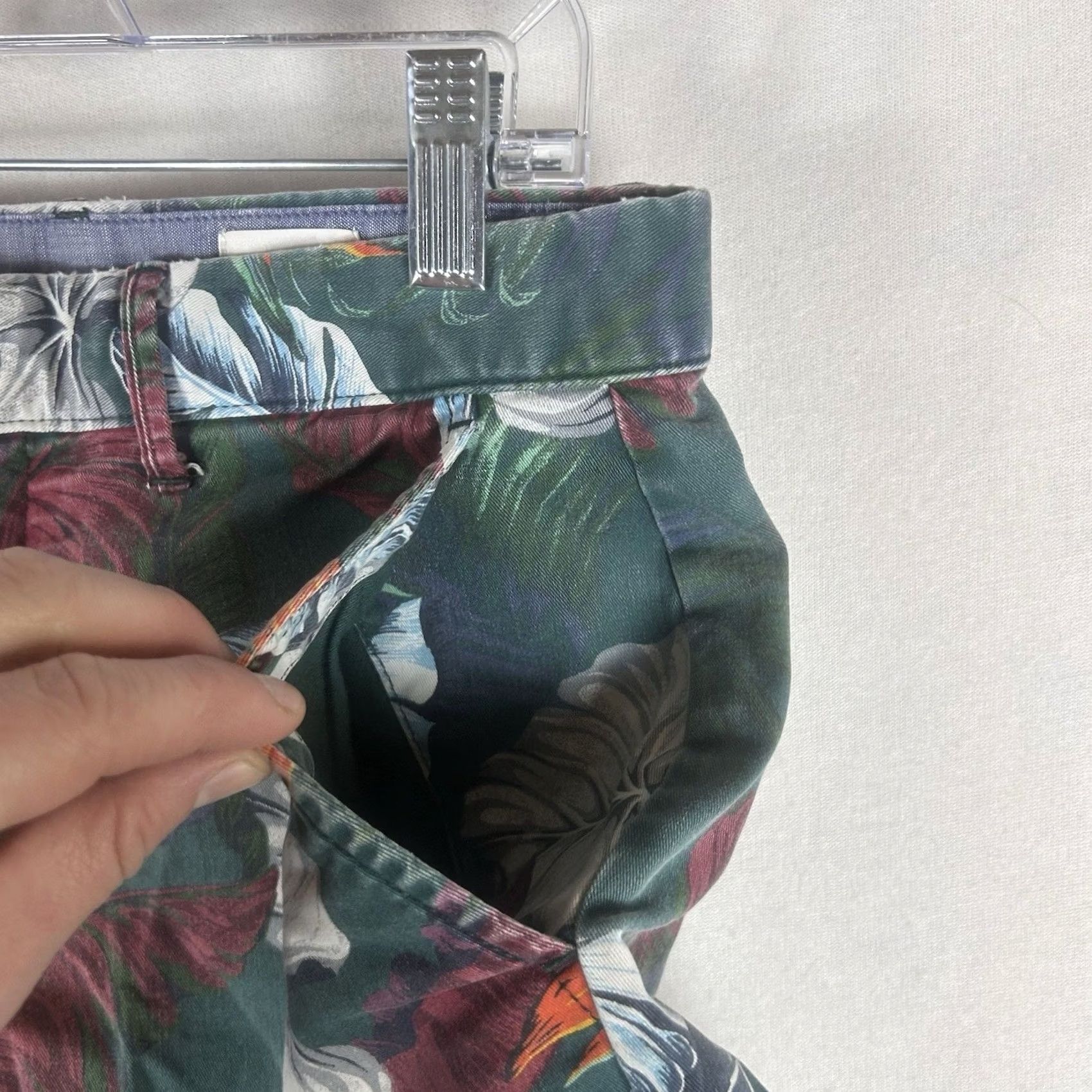 Gap Gap Green Tropic All Over Print 10" Inseam Shorts Mens 30 Vintage Fit Chino Casual Pocket Floral Pattern Size US 30 / EU 46 - 2 Thumbnail