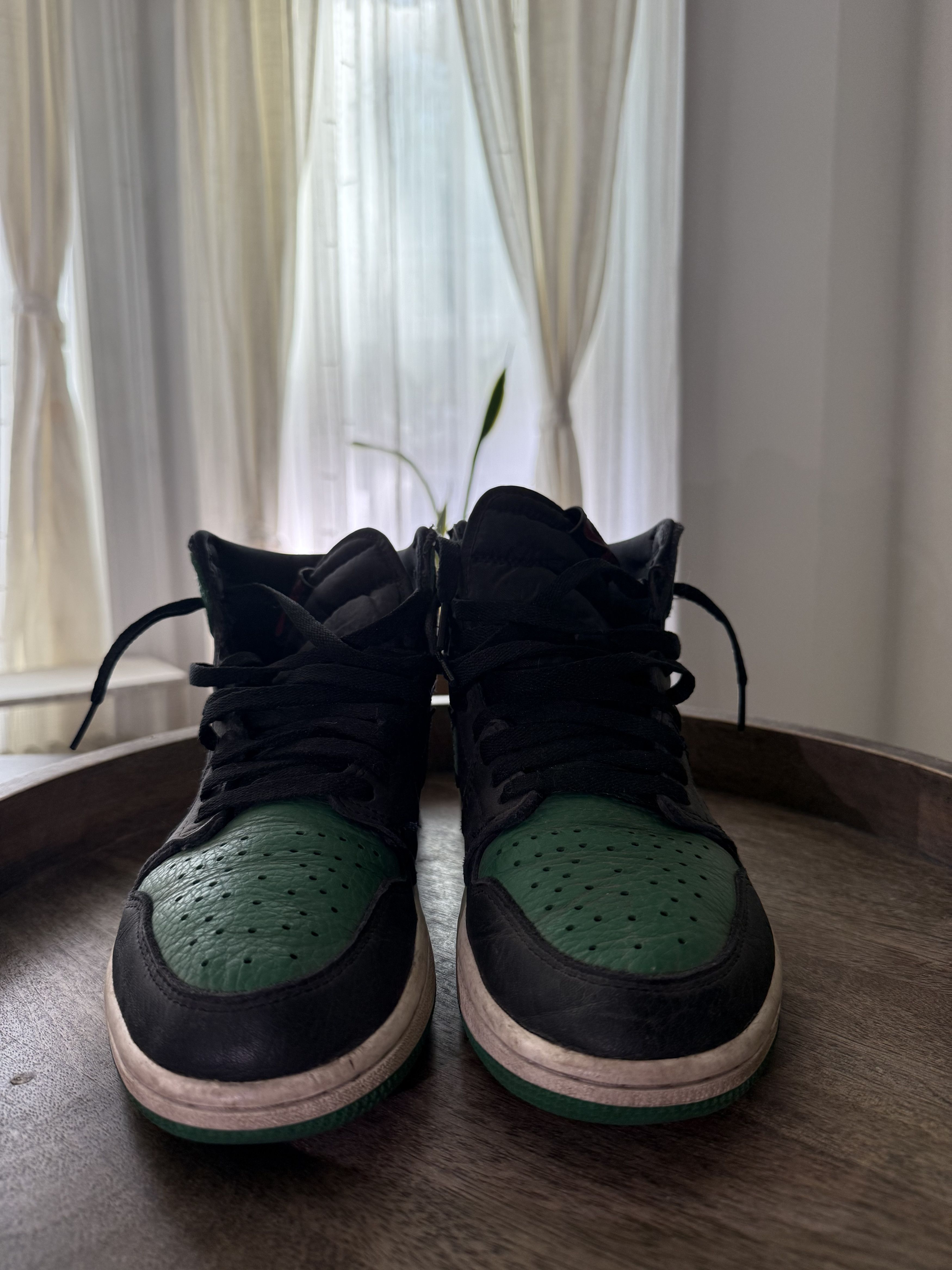 Jordan Brand × Nike AIR JORDAN 1 RETRO HIGH OG 'PINE GREEN 2.0' Size US 9 / EU 42 - 3 Thumbnail