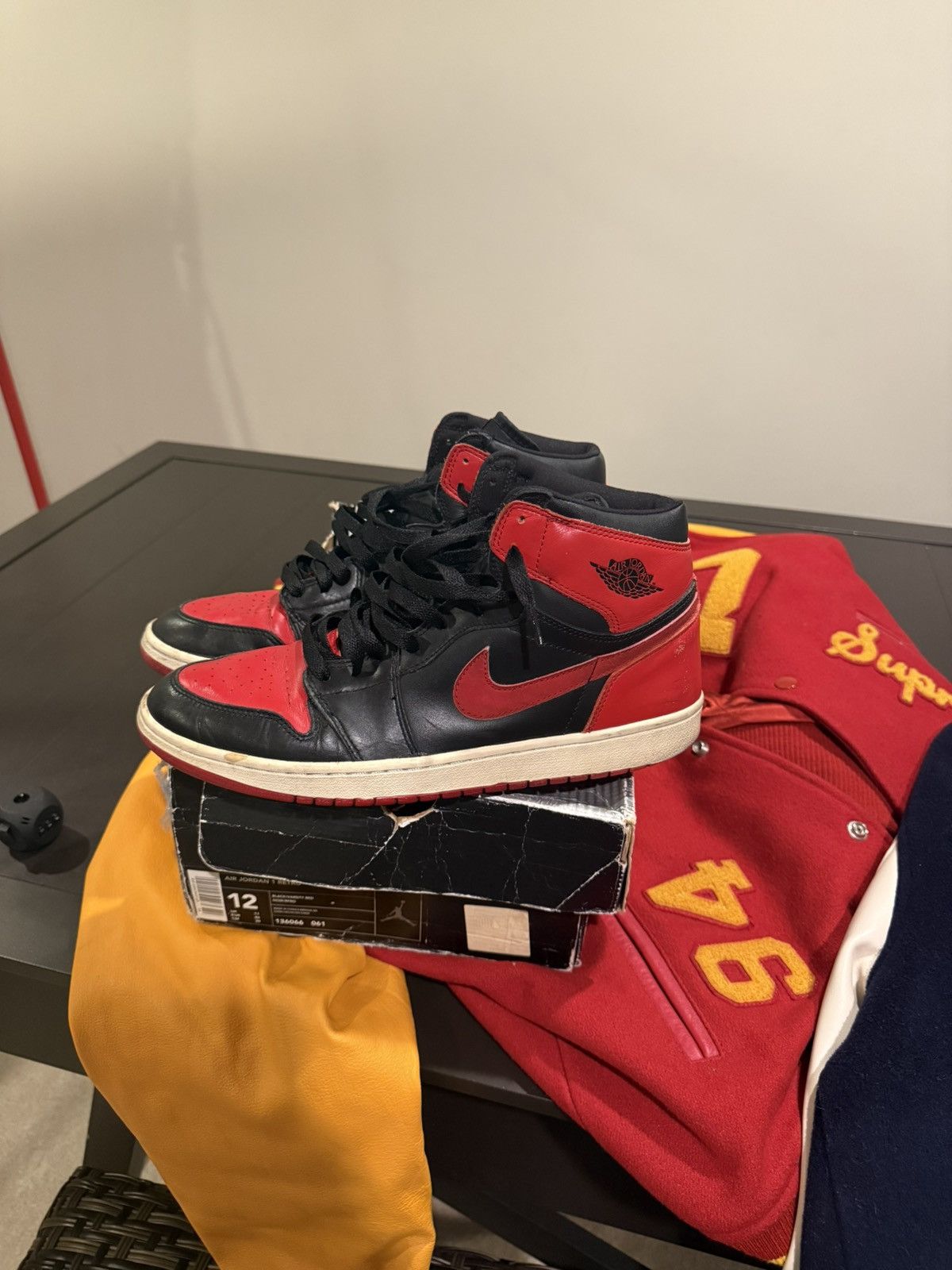 Jordan Brand Air Jordan 1 Retro 'Bred' 2001 Size US 12 / EU 45 - 3 Thumbnail