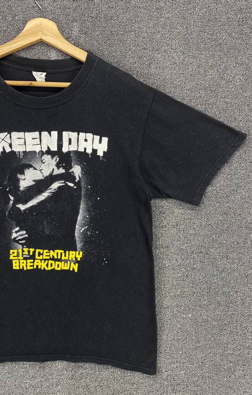 Band Tees Vintage Greenday 21 Punk Rock Band Tees T Shirts Size US M / EU 48-50 / 2 - 4 Thumbnail