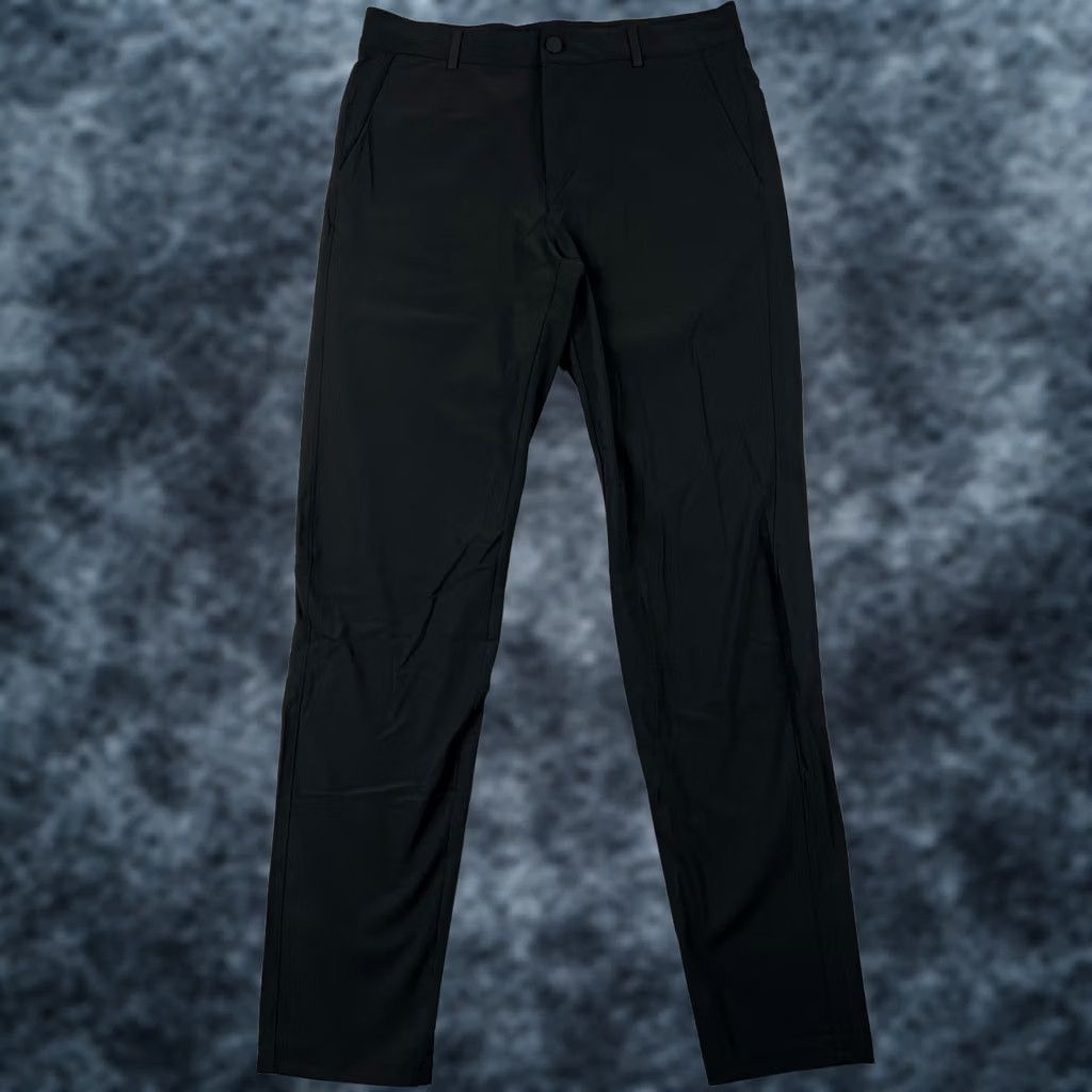Vintage UNRL Golf Pants Slim Fit Stretch Performance 34x32 Mens Black Tapered Leg Chino Regular Waist 34 Inseam 32 Size US 34 / EU 50 - 1 Thumbnail