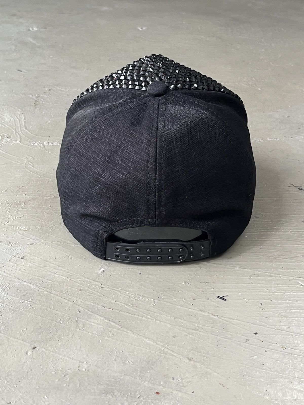 KMRii No ID Studded Swarovski Cap Inspired by Roen Mastermind Size ONE SIZE - 5 Thumbnail