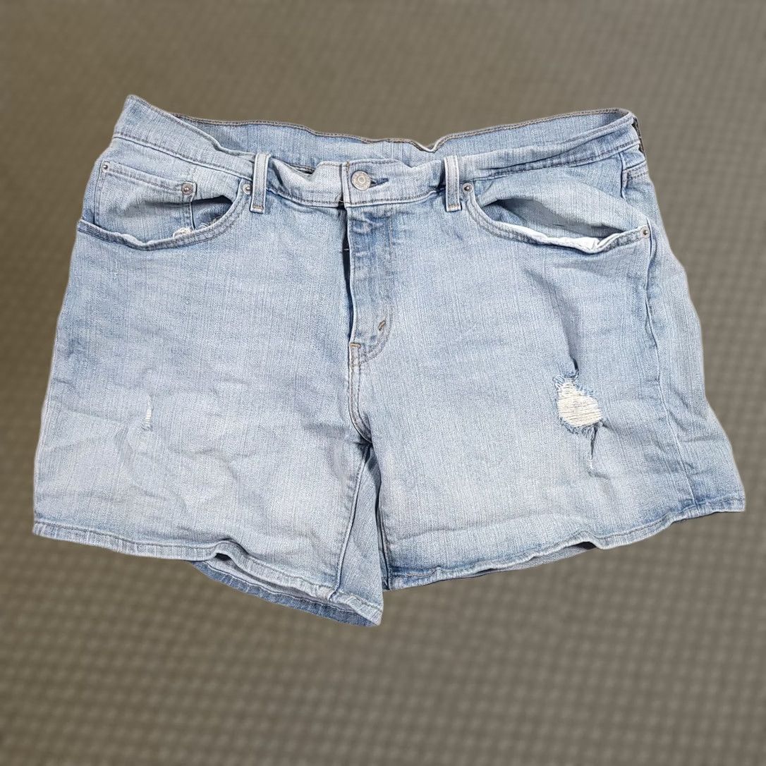 Levi's Levi's Jean Shorts Women's 34W Blue Light Wash Denim Distressed Extra Stretch Shorts Denim Light Blue 90s? Size 24" / US 00 / IT 34 - 1 Thumbnail