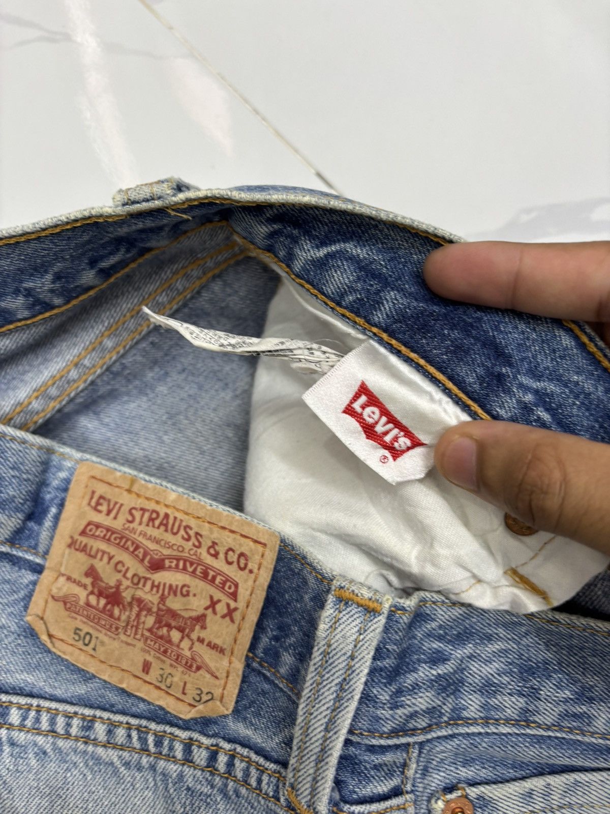 Levi's Levis 501 Straight Leg Button-fly Distressed Kurt Cobain Size US 30 / EU 46 - 11 Thumbnail