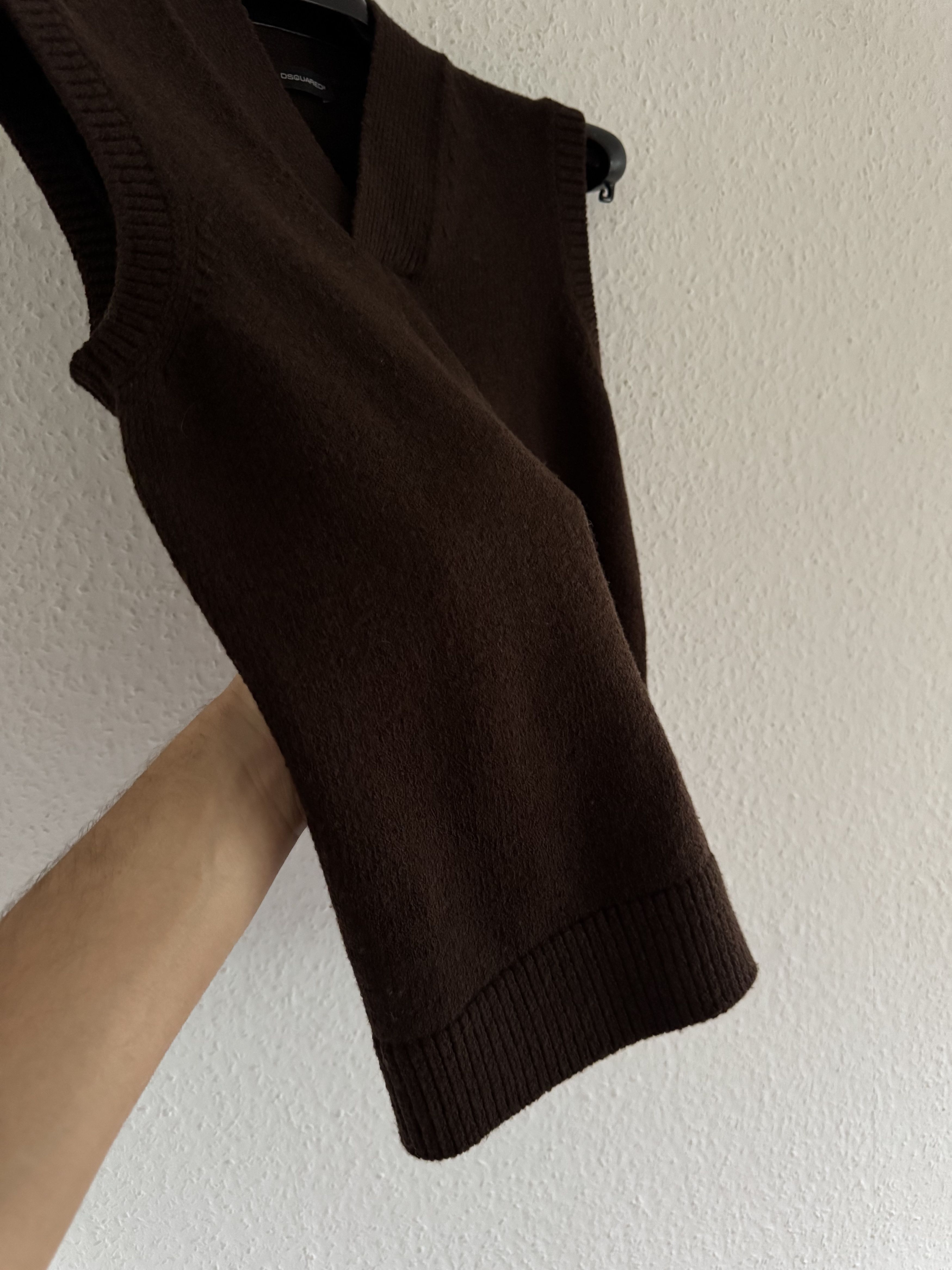 Dsquared2 FW13 V-Neck Wool Knit Vest Size US M / EU 48-50 / 2 - 4 Thumbnail