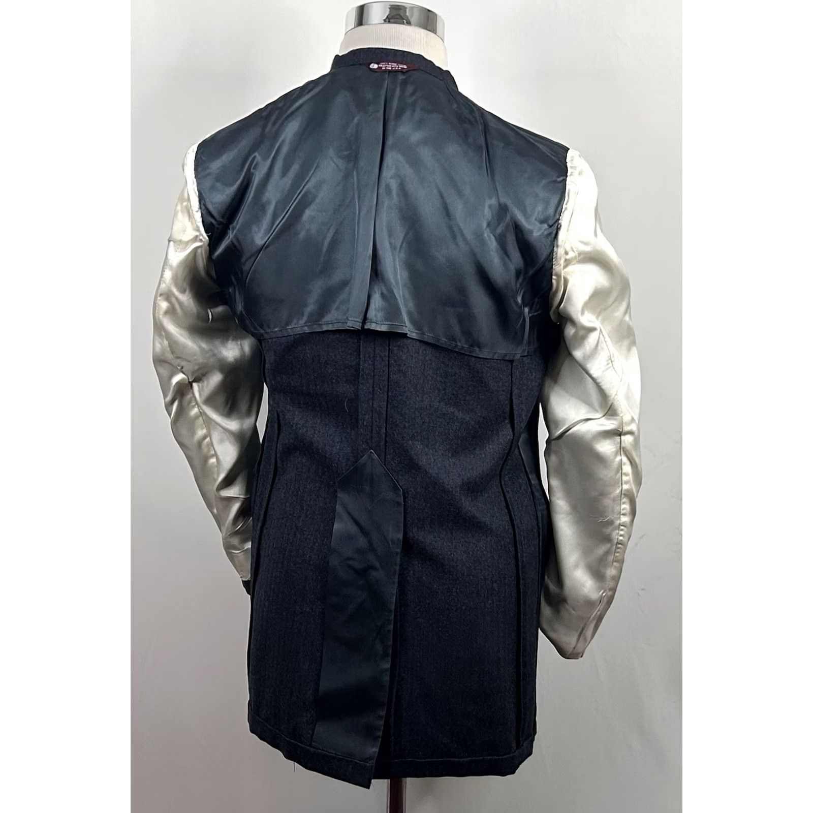 Jos. A. Bank VINTAGE Jos A Bank 38R Sport Coat Wool Dark Gray Herringbone Two Button Mens Jacket- Coat (Regular) Size US XS / EU 42 / 0 - 7 Thumbnail