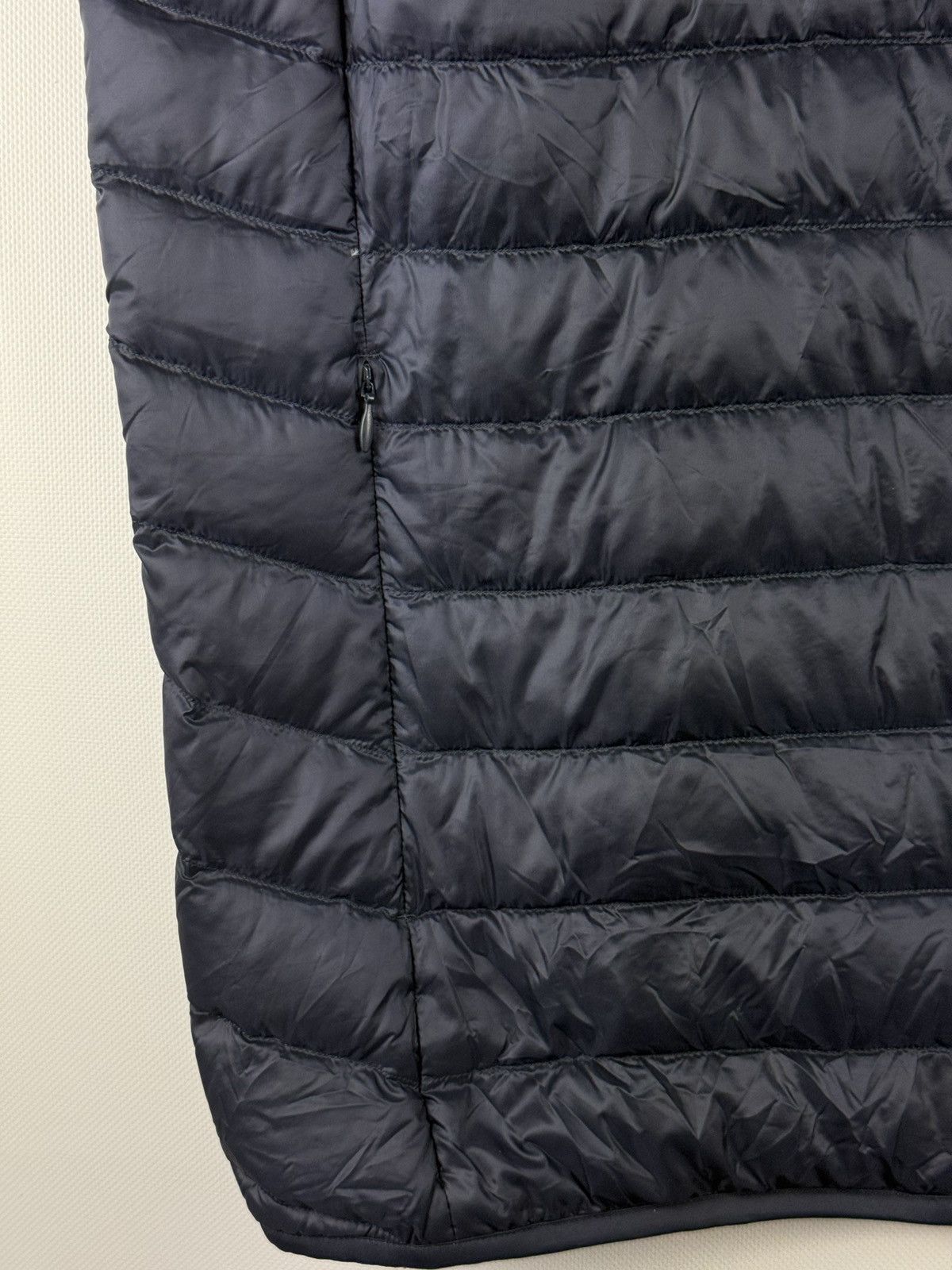 Uniqlo Uniqlo Men’s Micro Yarn Down Sleeveless Vest Jacket Size XL Size US XL / EU 56 / 4 - 9 Thumbnail