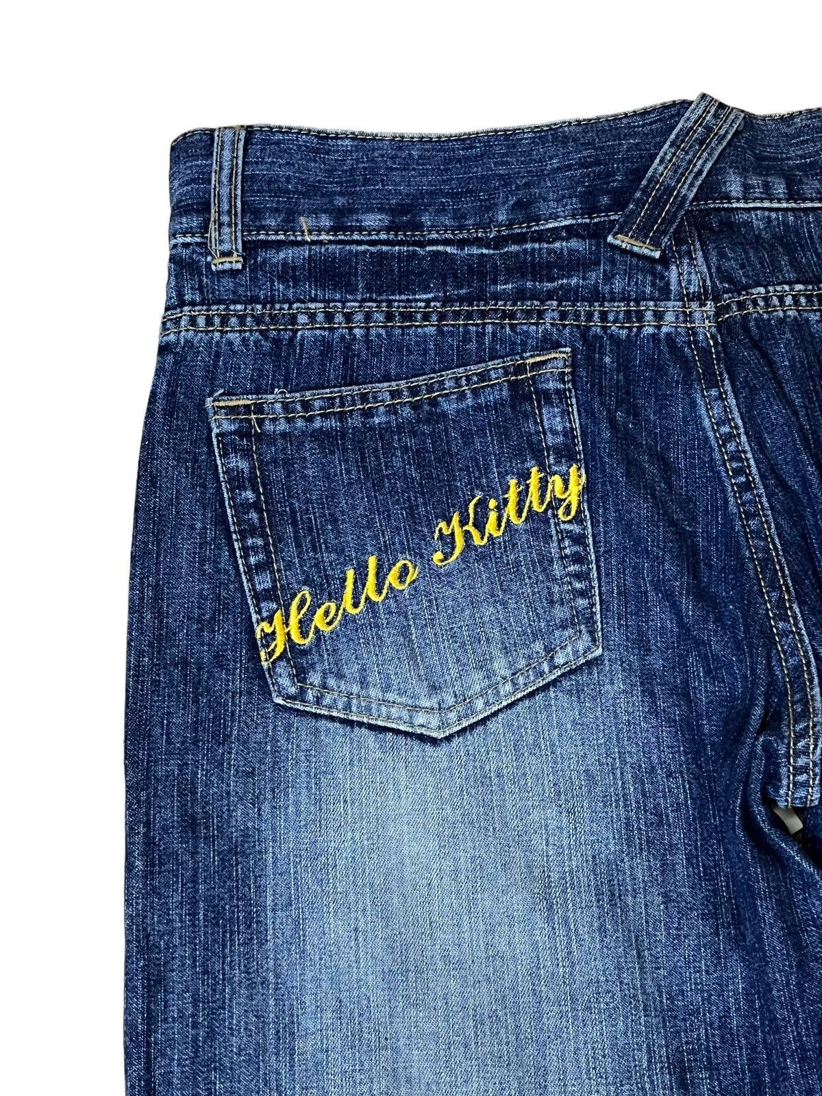 Anime VINTAGE HELLO KITTY SEQUINS LOGO 2006 LOWRISE WIDE LEG JEANS Size US 32 / EU 48 - 8 Thumbnail