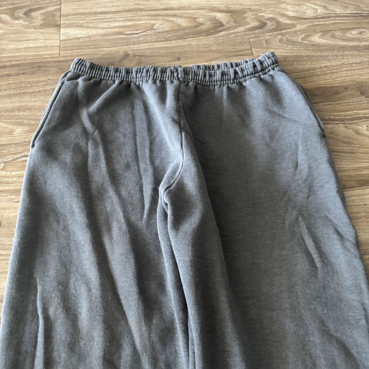 Russell Athletic Crazy Vintage Y2K/2000s Baggy Grey Russell Skater Essential Sweatpants! Size XL Size US 36 / EU 52 - 4 Thumbnail