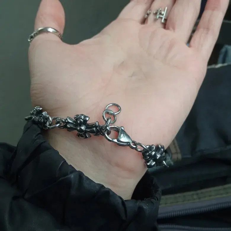 Jewelry y2k chrome color silver cross stacked bracelet Size ONE SIZE - 1 Thumbnail