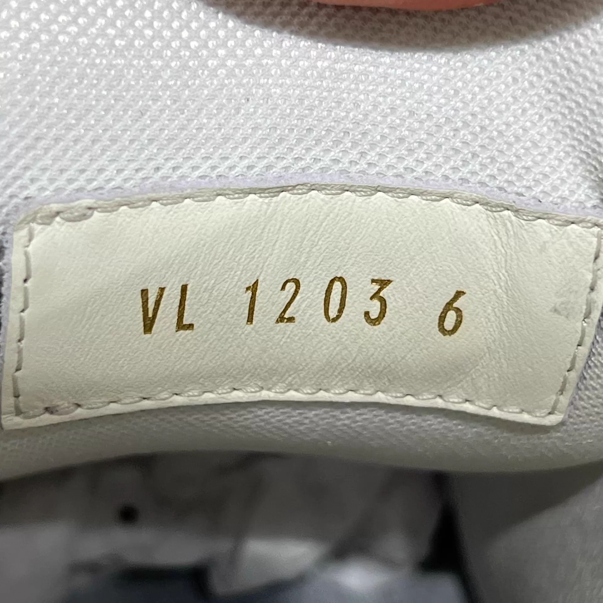 Louis Vuitton LV Trainer White UK6/40 Original Box Size US 7 / EU 40 - 8 Thumbnail