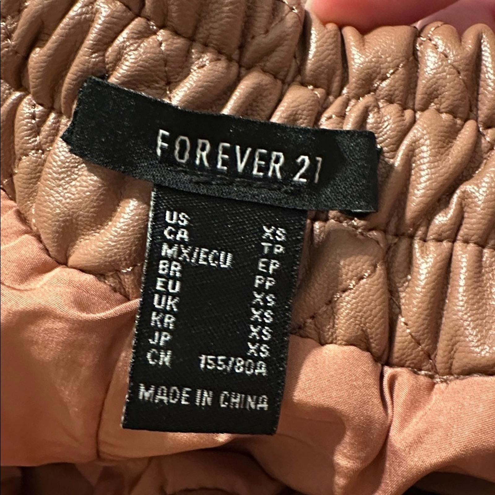 Forever 21 Forever 21 Quilted leather like Shorts XS Barbiecore y2k New Size 26" / US 2 / IT 38 - 5 Thumbnail