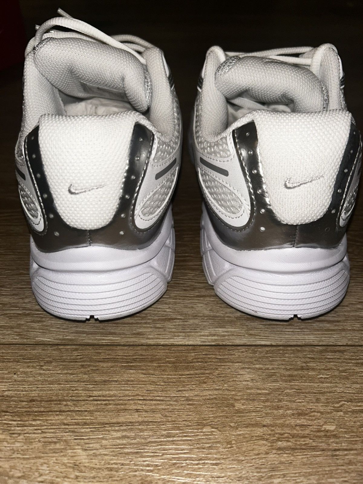 Nike Nike V5 Rnr (GS) Size US 7 / EU 40 - 4 Thumbnail
