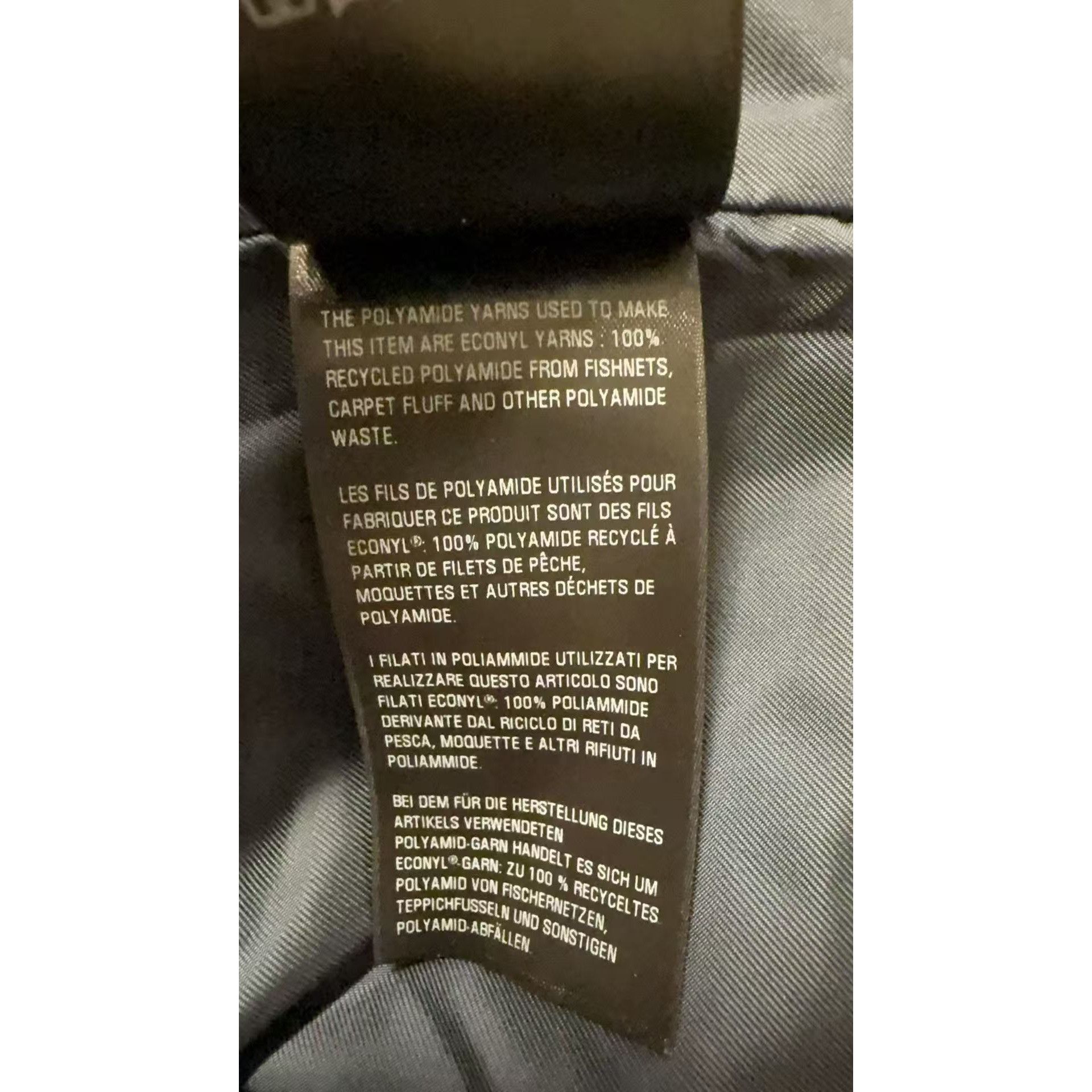 Balenciaga Balenciaga Black Hooded Lightweight Jacket 48 With Multiling Size US M / EU 48-50 / 2 - 8 Thumbnail