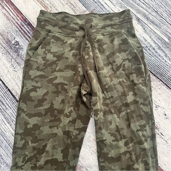 Lululemon Lululemon Ready to Rulu Jogger 29" Heritage Camo Dark Olive Size 27" / US 4 / IT 40 - 4 Thumbnail