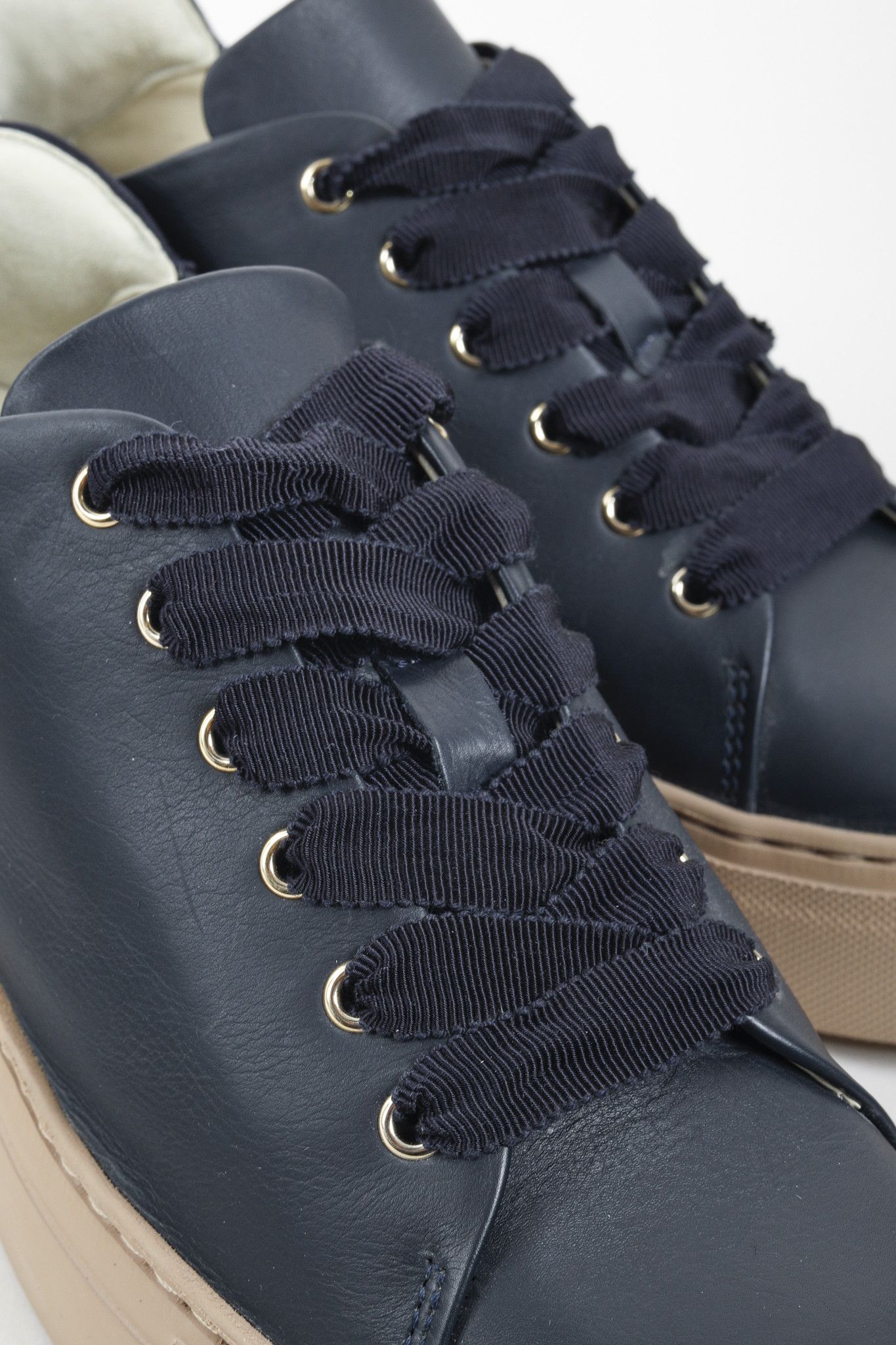 AGL Attilio Giusti Leombruni Butterfly Jewel Platform Sneakers Size US 10.5 / IT 40.5 - 7 Thumbnail