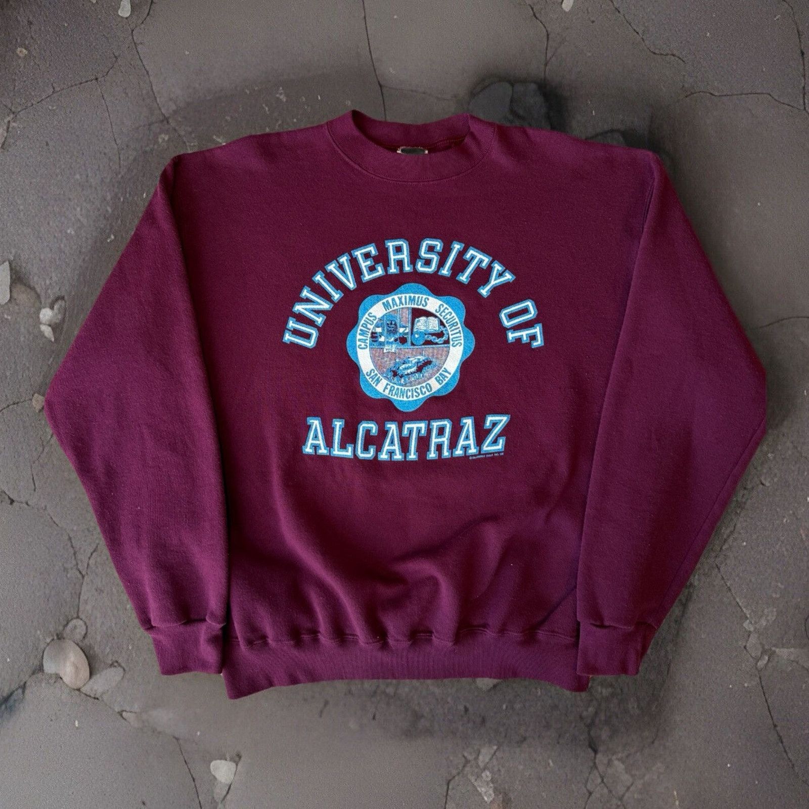 Vintage Vintage University of Alcatraz Sweatshirt XL Maroon 80s Size US XL / EU 56 / 4 - 1 Thumbnail