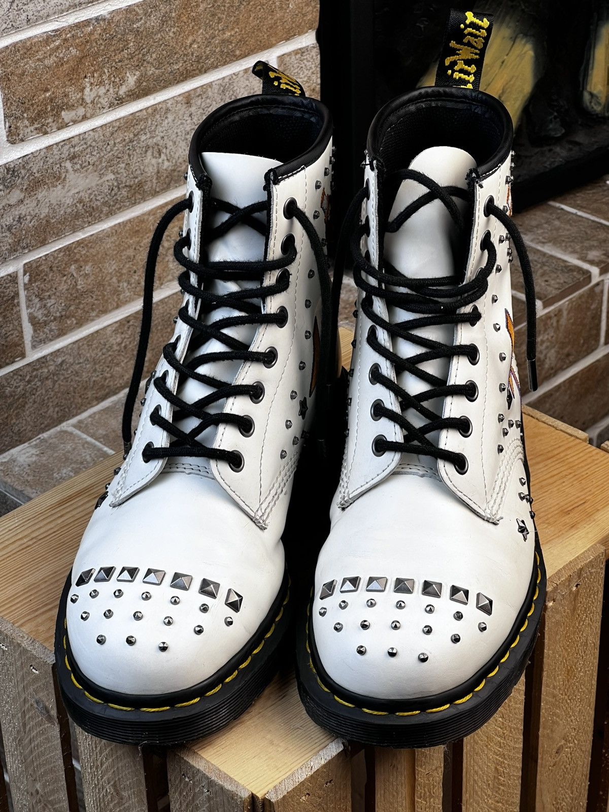 Dr. Martens Dr. Martens White Biker Smooth Boots with Studs Sculls Size US 10 / IT 40 - 5 Thumbnail