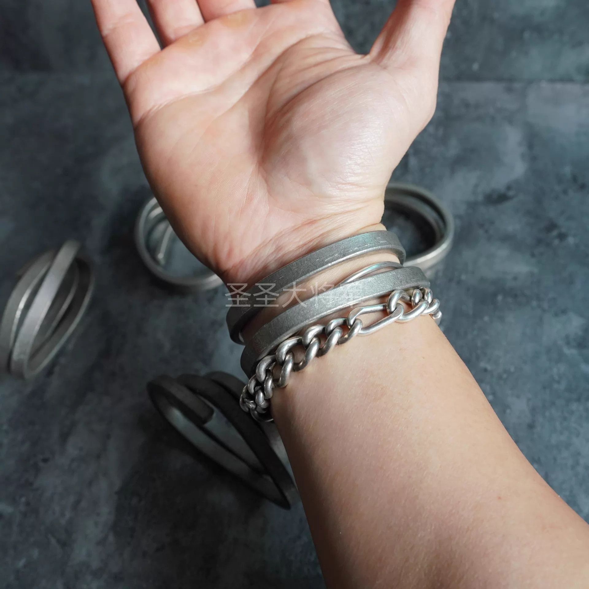 Goti Goti Distressed Logo Bendable Soft Silver Bracelet Size ONE SIZE - 7 Thumbnail