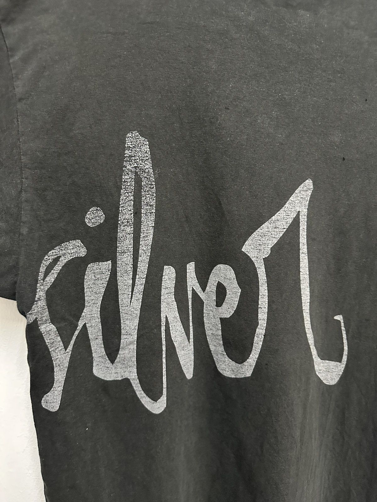 Quiksilver Vintage Quiksilver Thrashed Sunfaded Tshirt Size US L / EU 52-54 / 3 - 10 Thumbnail
