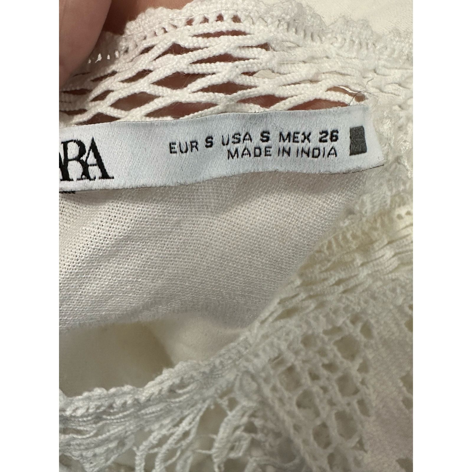 Zara Zara white eyelet long sleeves blouse size Small Size S / US 4 / IT 40 - 3 Thumbnail