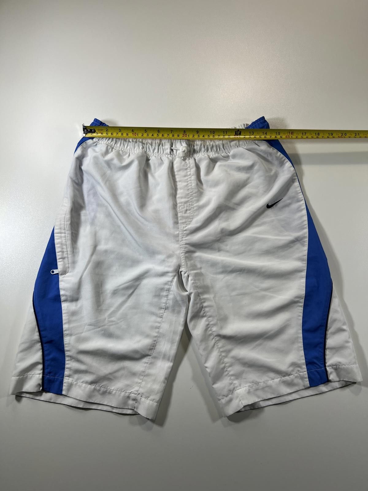 Nike Vintage Nike Men's White and Blue Athletic Shorts Size S Size US 30 / EU 46 - 5 Thumbnail