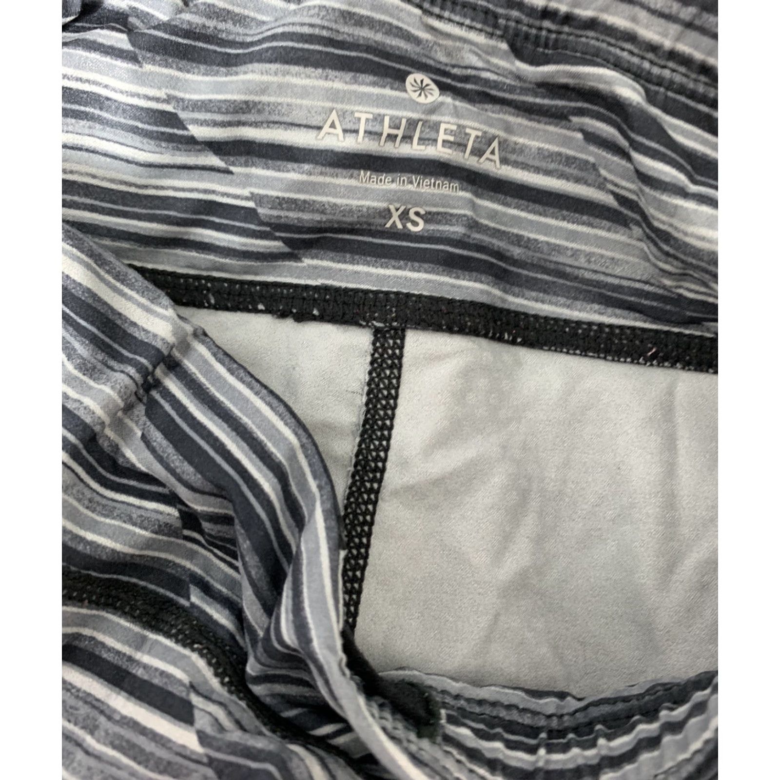 Athleta Womens Athleta Crop Leggings XS Gray Striped Leggings Activewear Small? Size 26" / US 2 / IT 38 - 5 Thumbnail